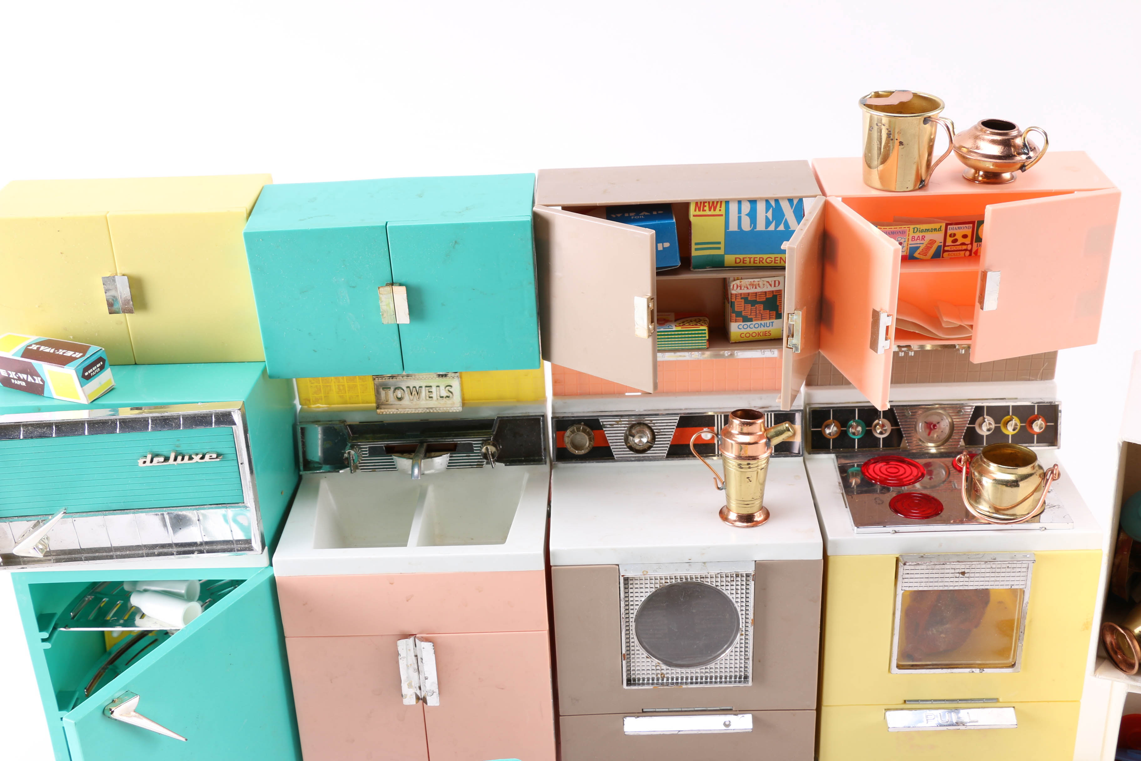 1960s Barbie-Sized Deluxe Reading "Dream Kitchen" Playset