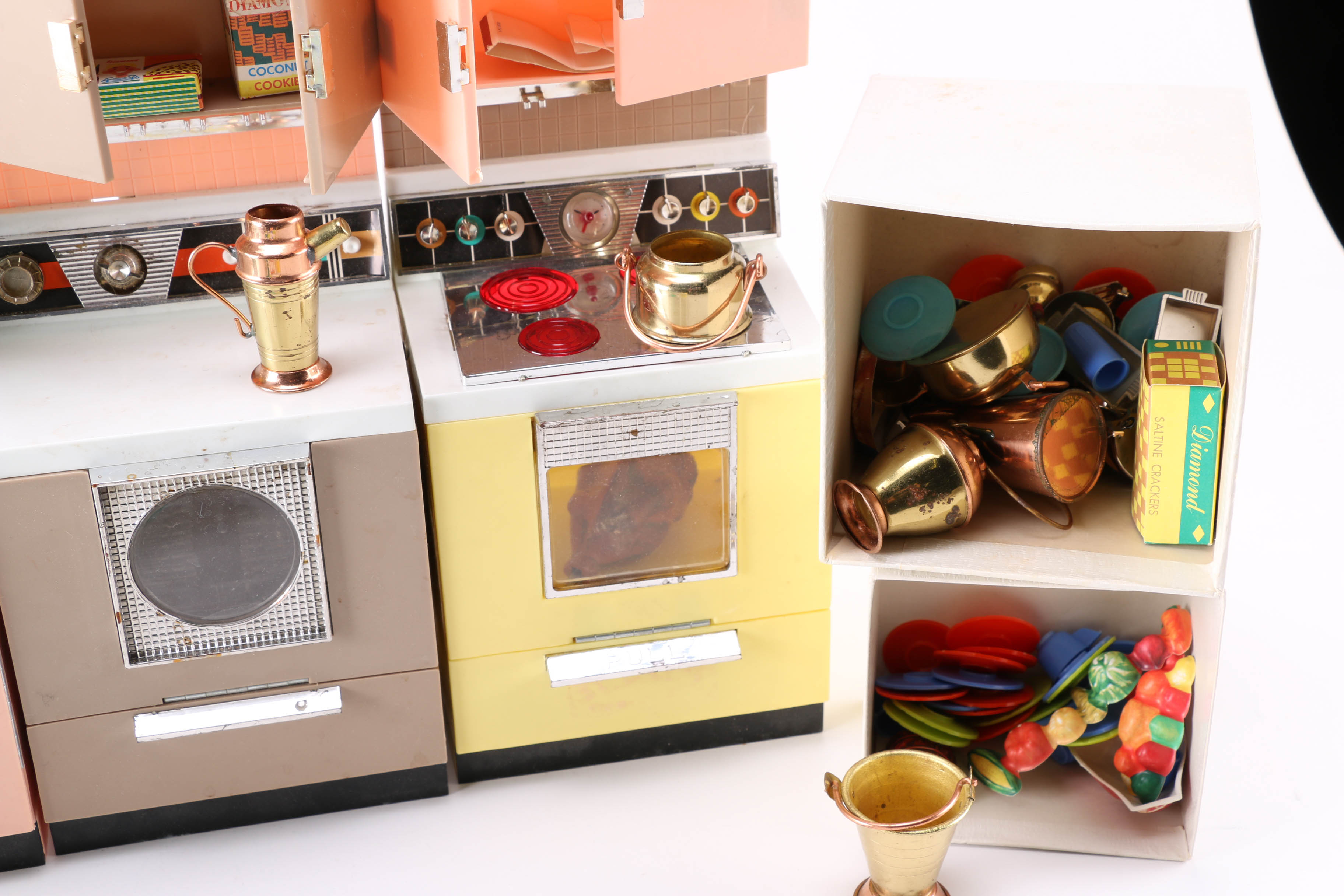 1960s Barbie-Sized Deluxe Reading "Dream Kitchen" Playset