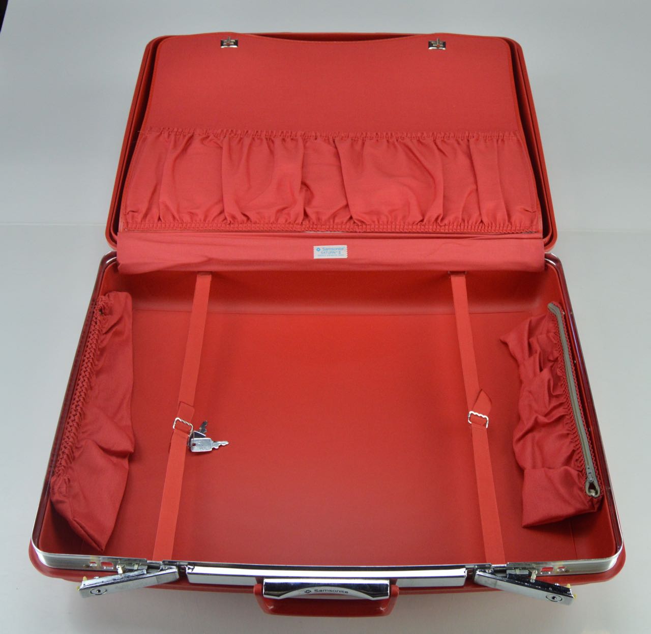 Vintage Samsonite "Saturn II" Luggage