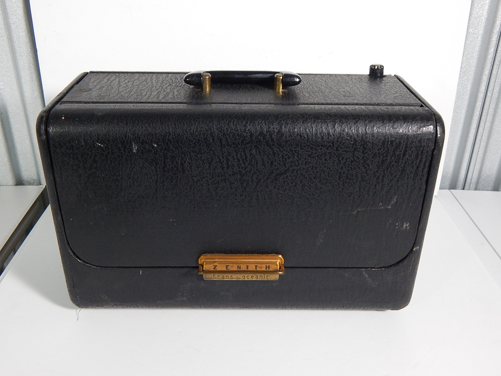 Zenith Wave Magnet Trans Oceanic Radio