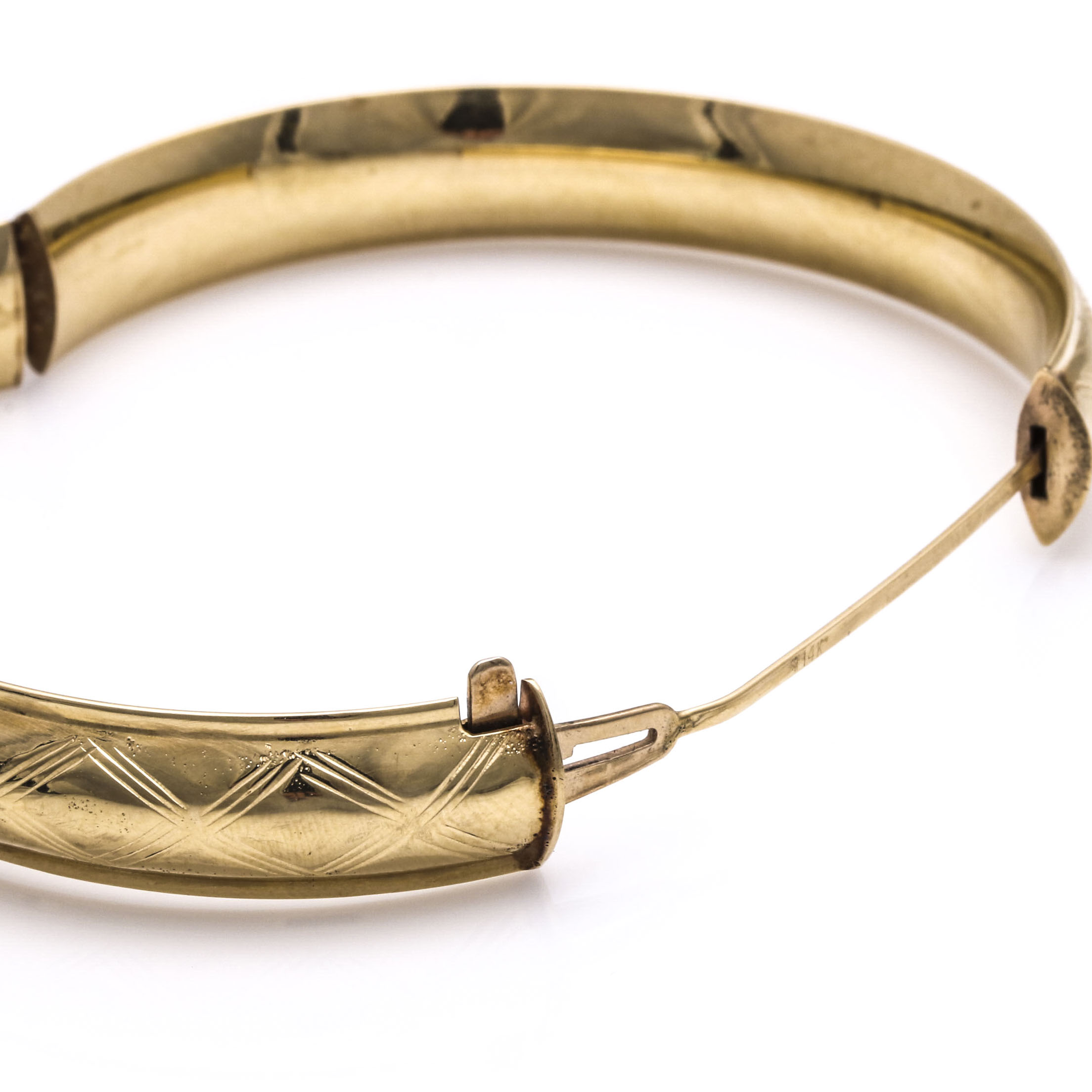 14K Hinged Diamond-Motif Bangle Bracelet