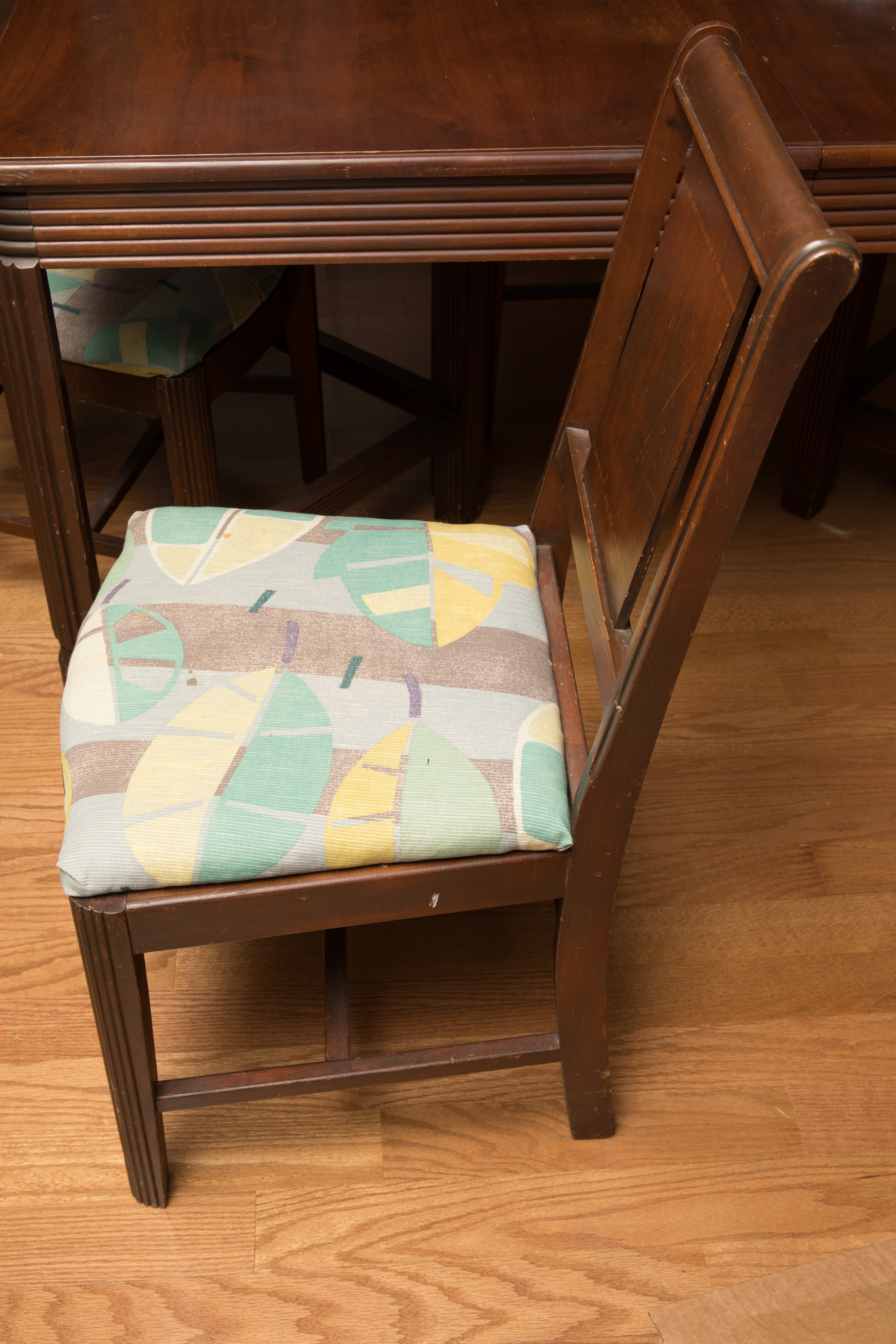Vintage Hooker-Bassett Furniture Dining Table and Chair Set