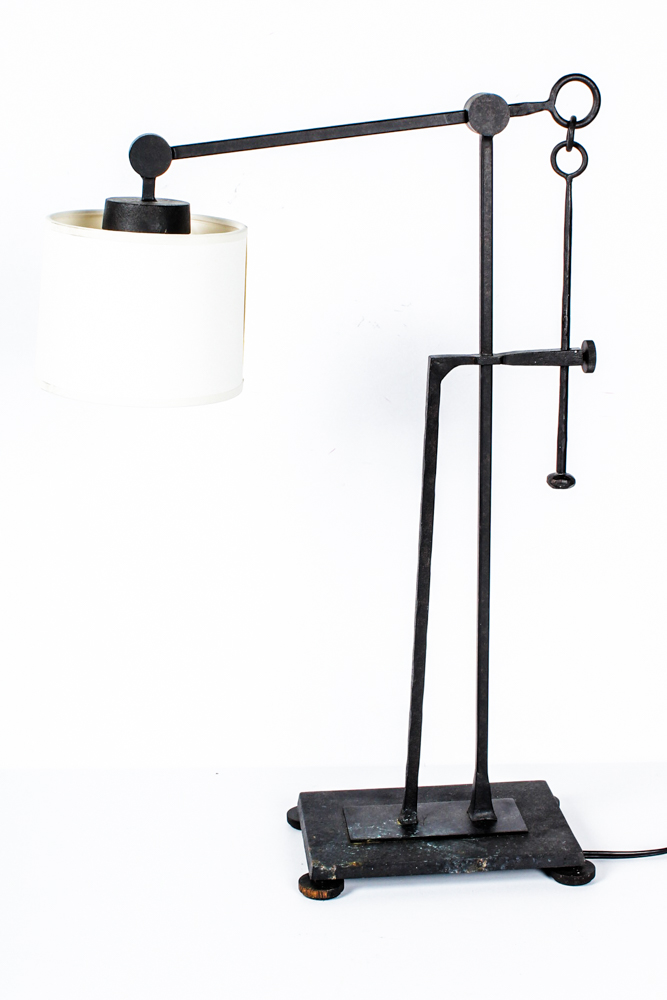 Metal Cantilever Table Lamp