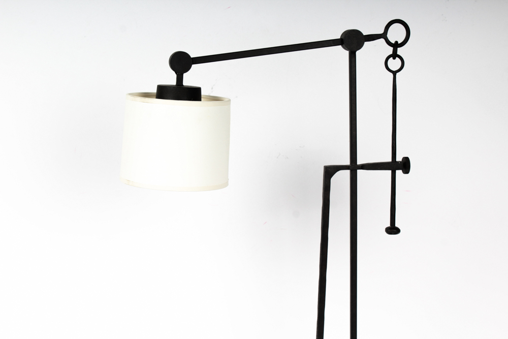 Metal Cantilever Table Lamp