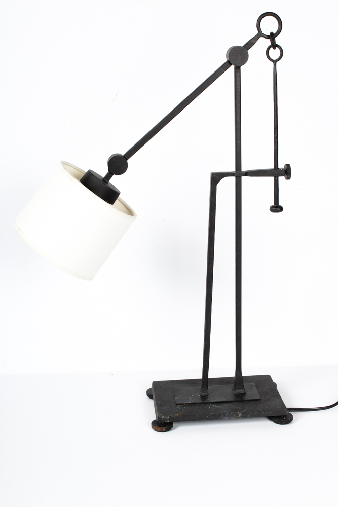 Metal Cantilever Table Lamp