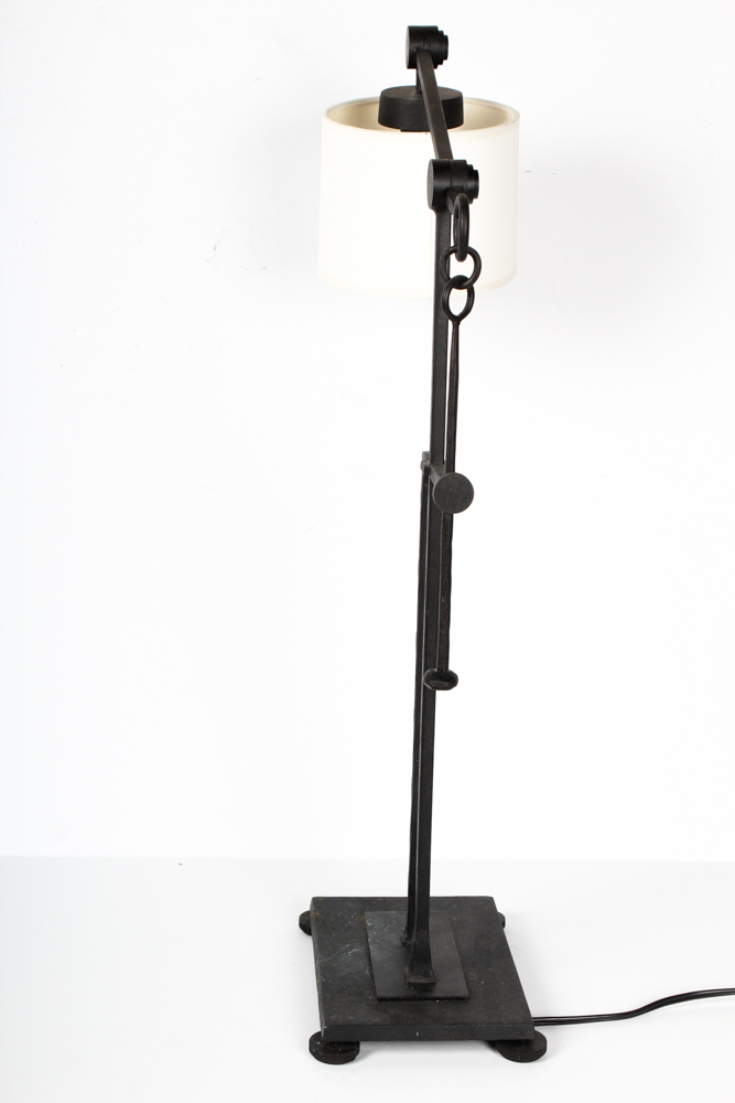 Metal Cantilever Table Lamp