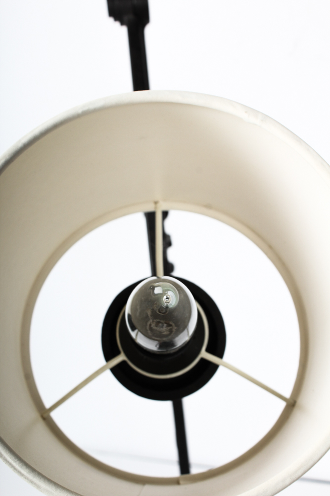 Metal Cantilever Table Lamp