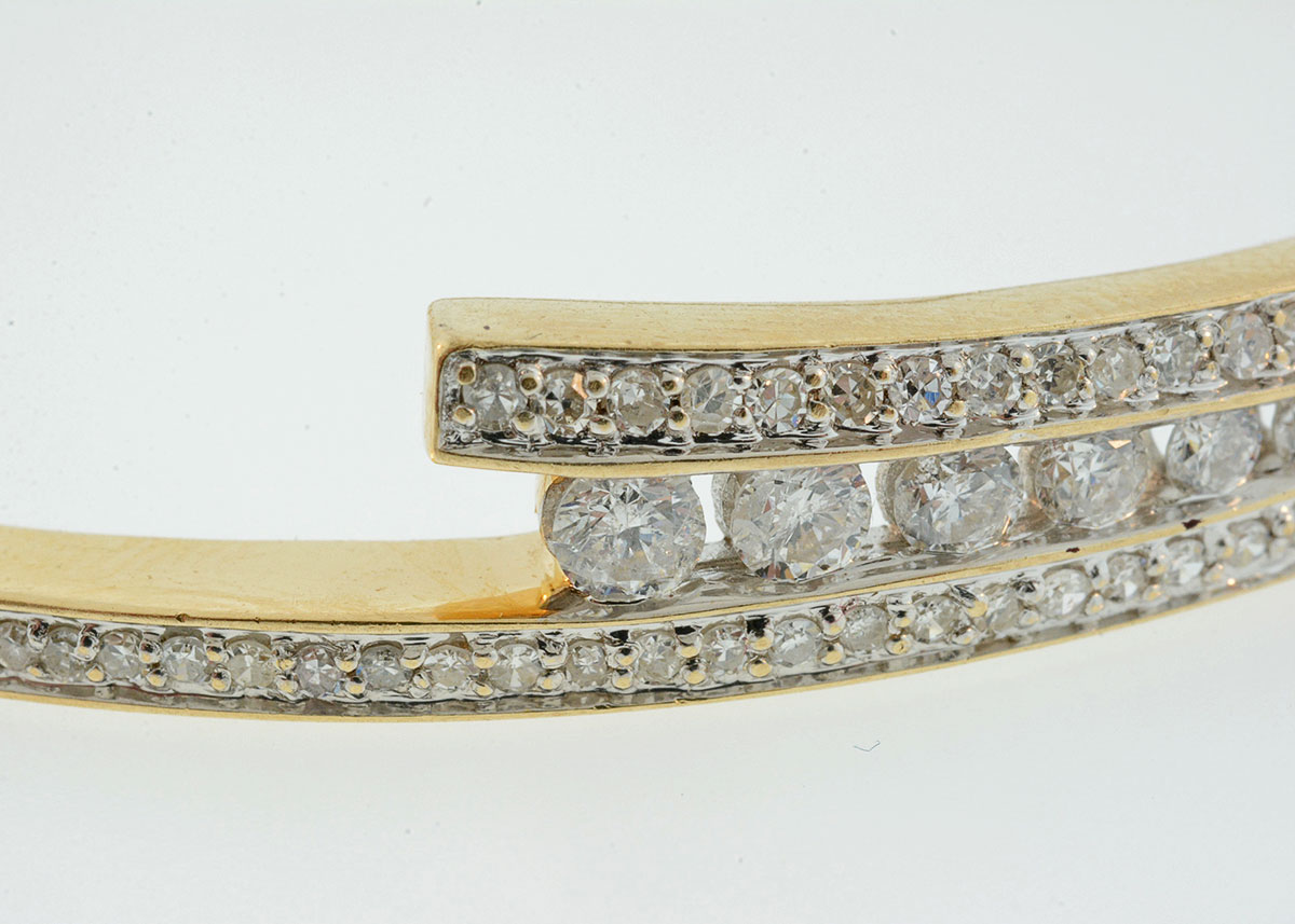 14K Yellow Yellow Gold and Diamond Bangle Bracelet