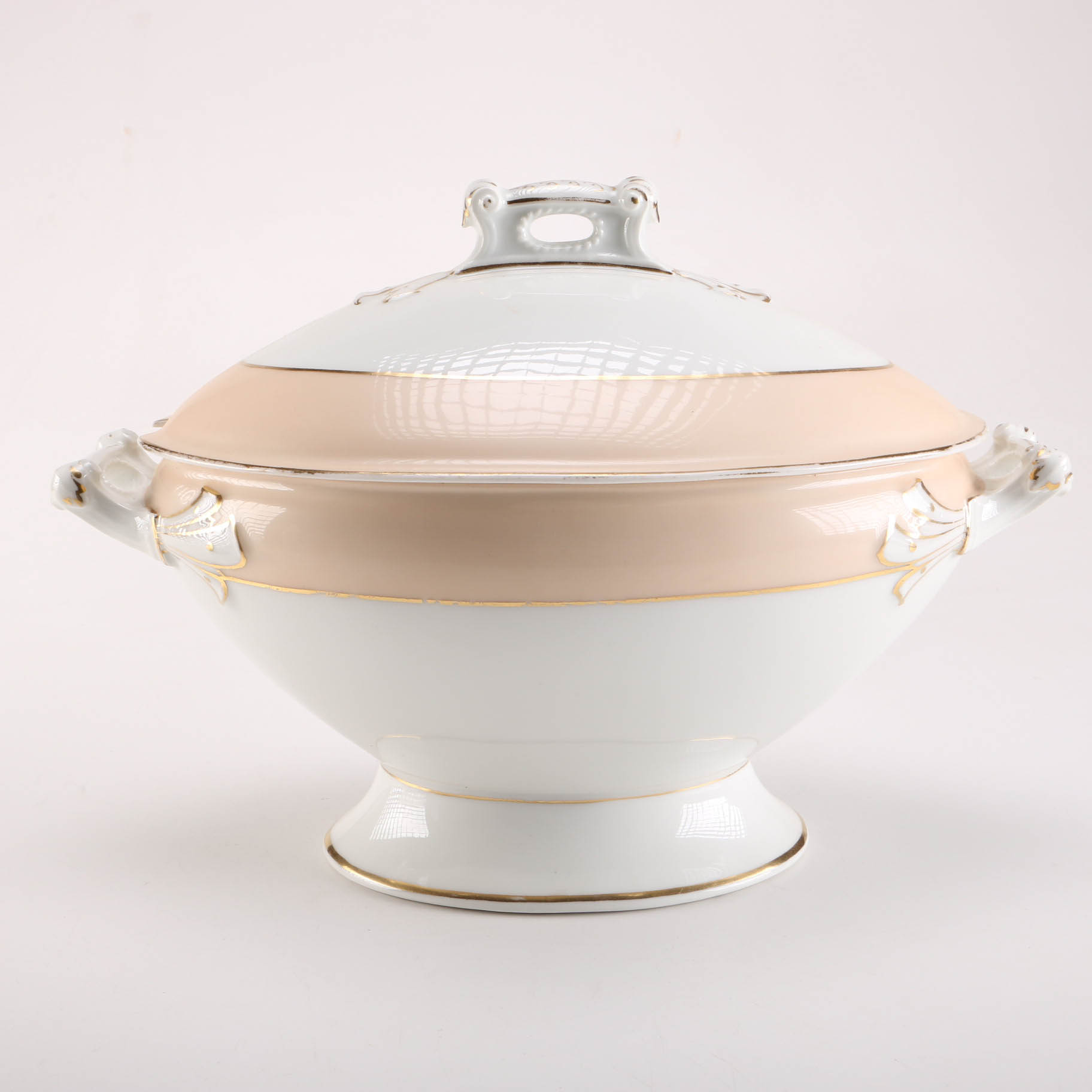 Circa 1870 Charles Field Haviland Porcelain Soup Tureen