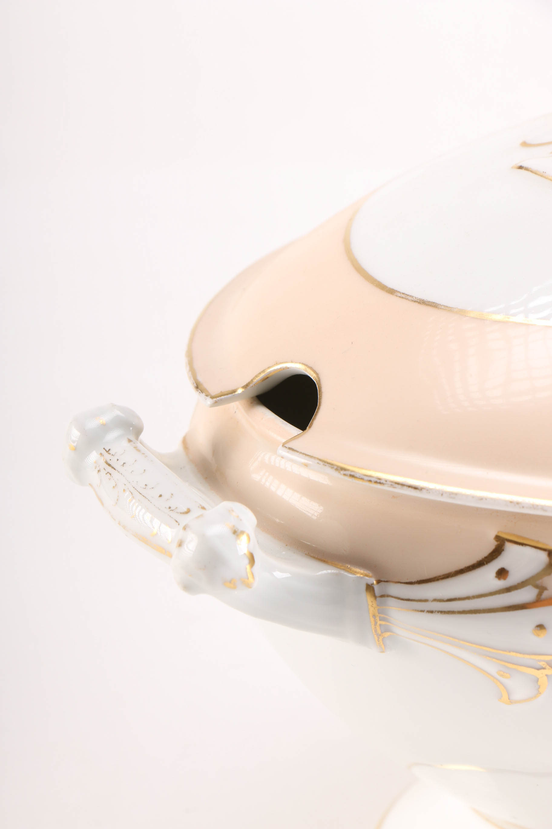 Circa 1870 Charles Field Haviland Porcelain Soup Tureen