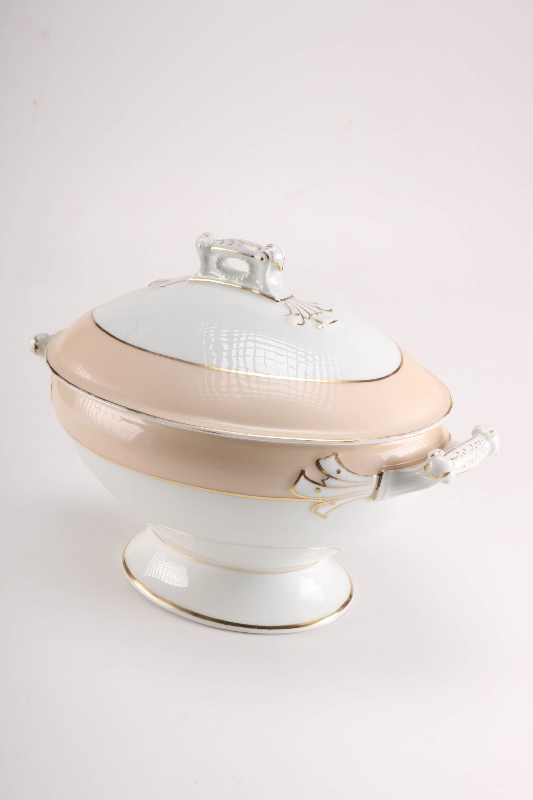 Circa 1870 Charles Field Haviland Porcelain Soup Tureen