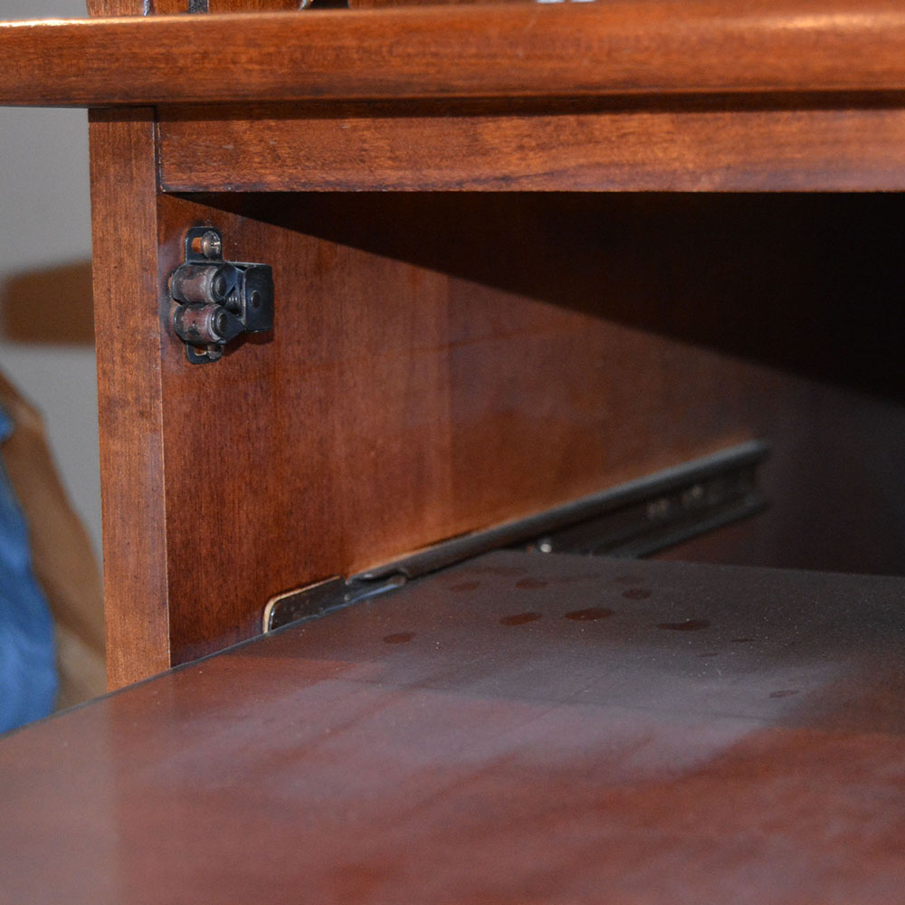 Riverside Furniture Veneer Roll Top Computer Desk with Chair