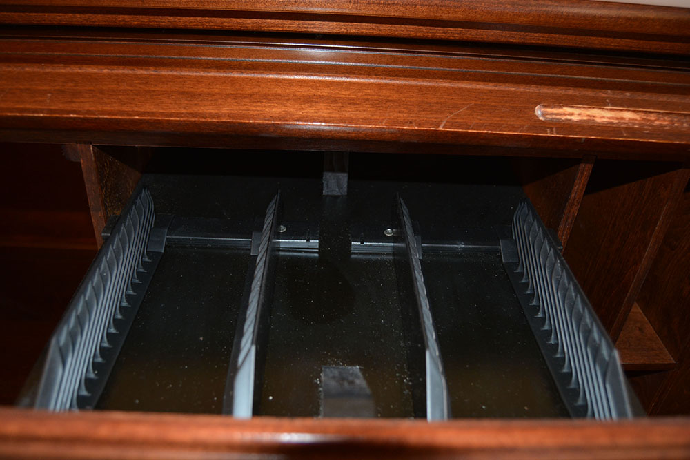 Riverside Furniture Veneer Roll Top Computer Desk with Chair