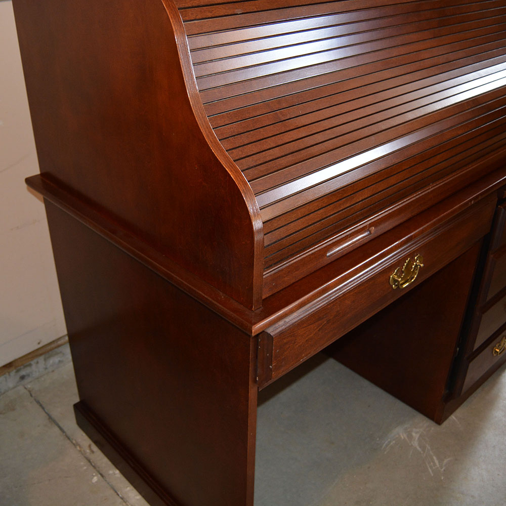 Riverside Furniture Veneer Roll Top Computer Desk with Chair