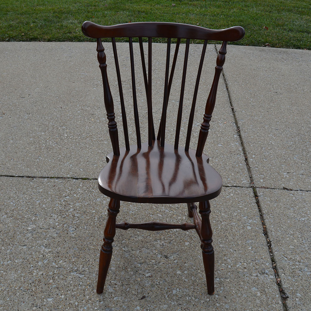 Riverside Furniture Veneer Roll Top Computer Desk with Chair