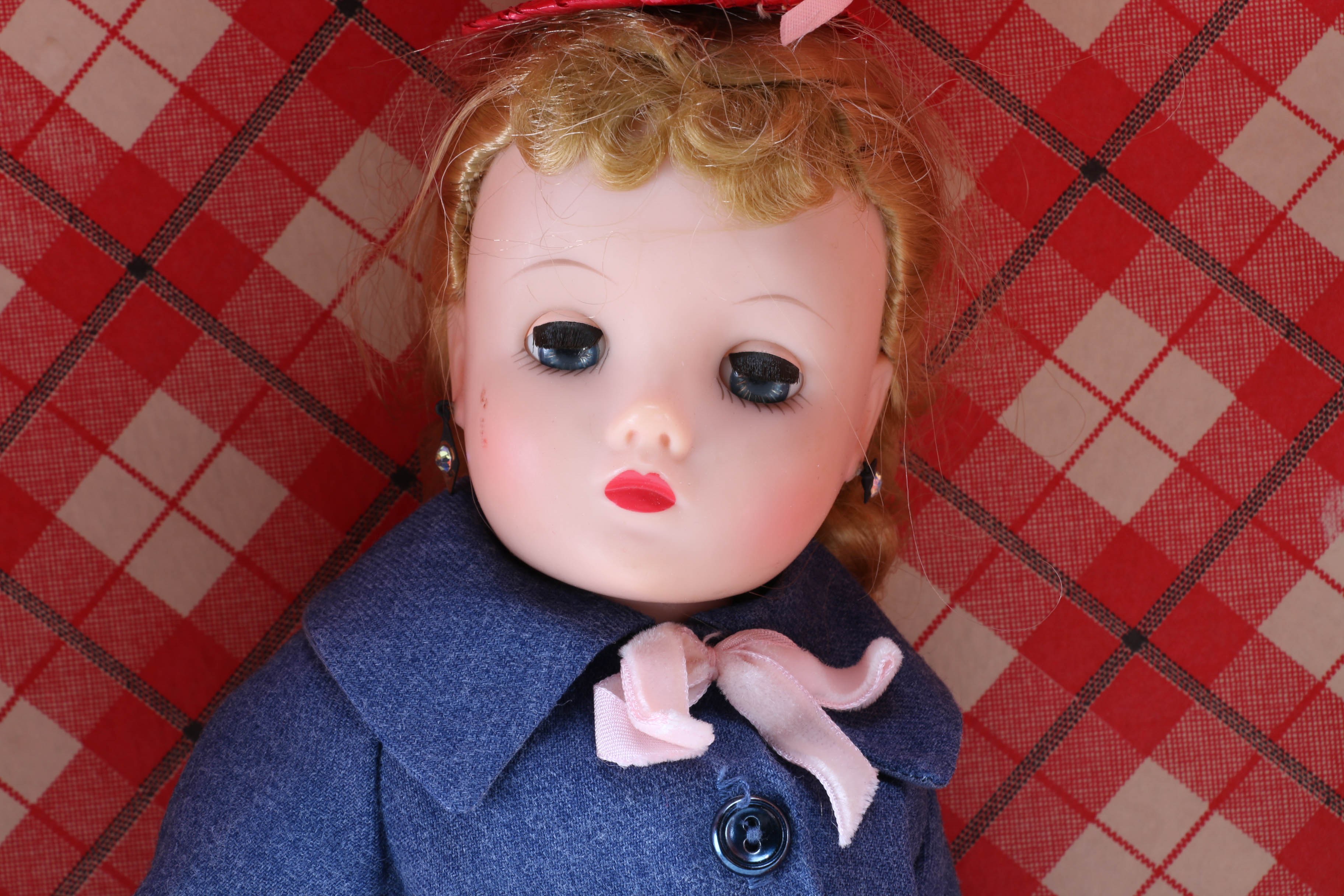 Madame Alexander Elise Doll With Trunk and Accessories