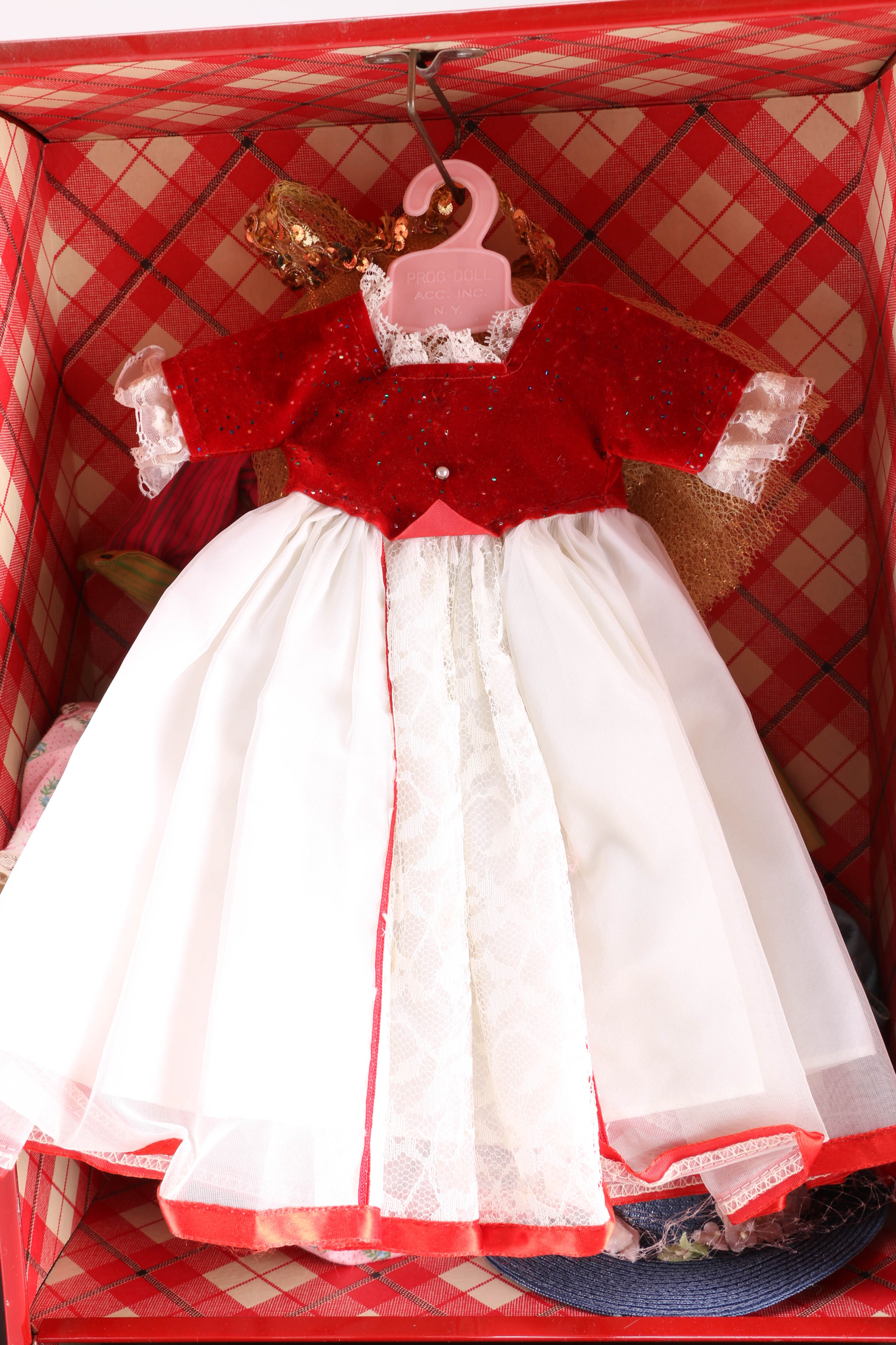 Madame Alexander Elise Doll With Trunk and Accessories