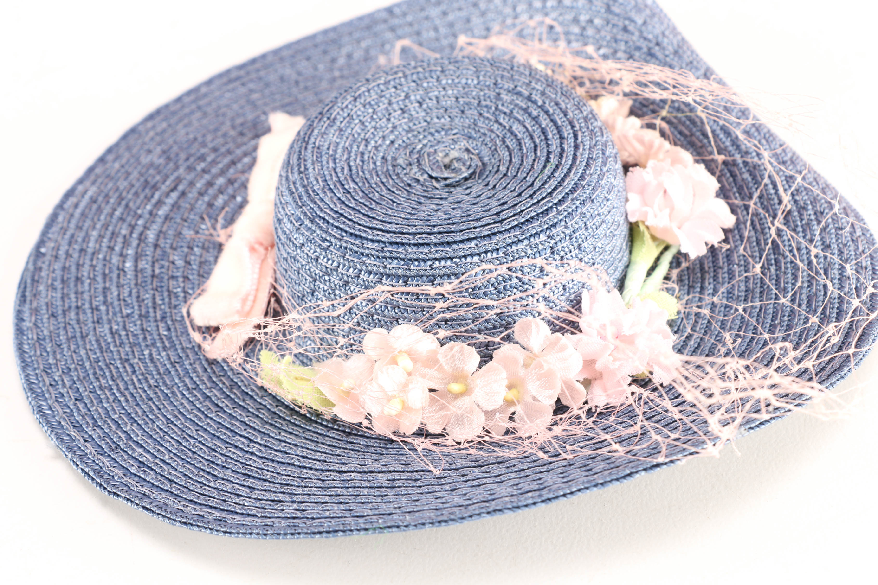 Madame Alexander Elise Doll With Trunk and Accessories