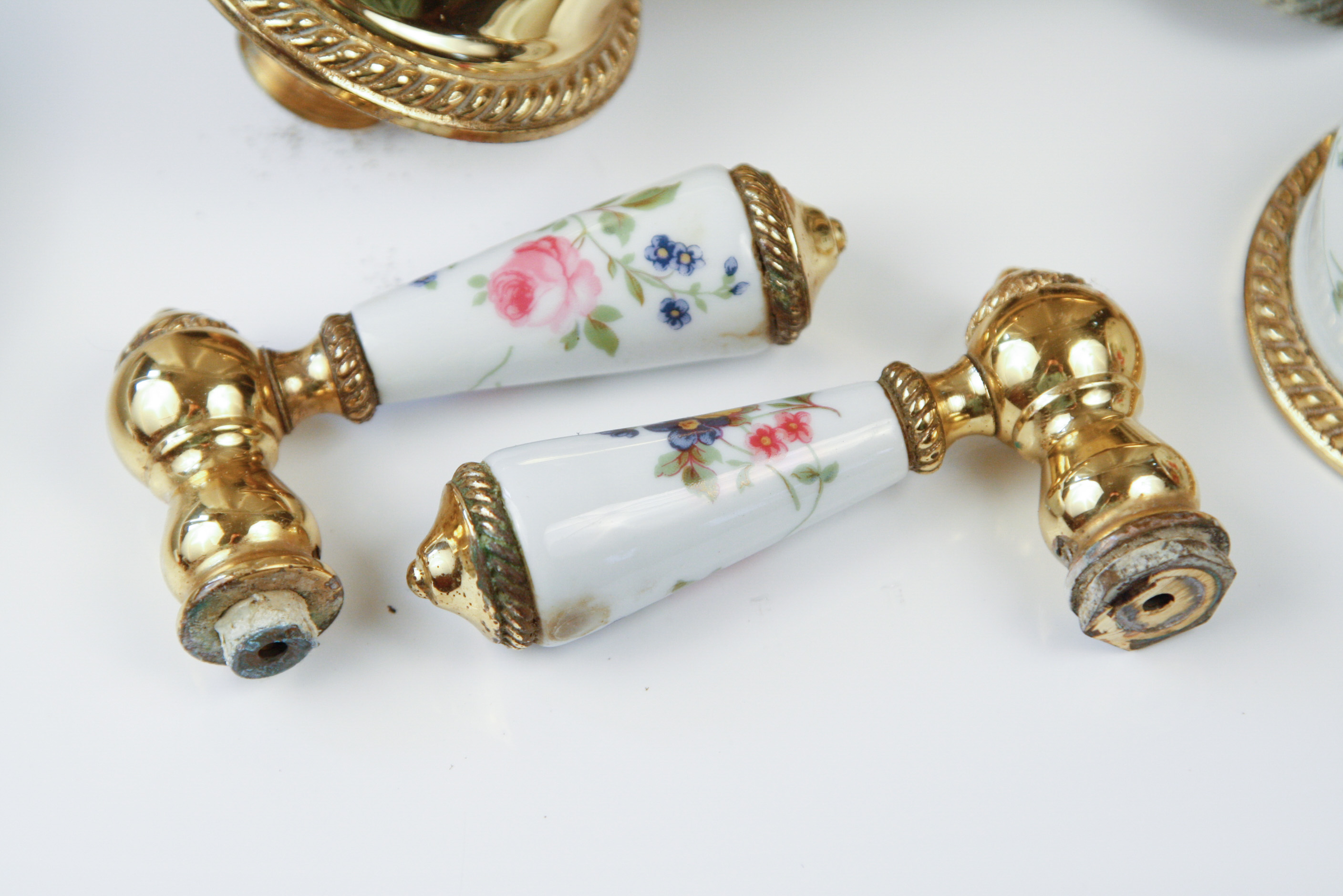 Porcelain Floral Vessel Sink with Matching Fixtures