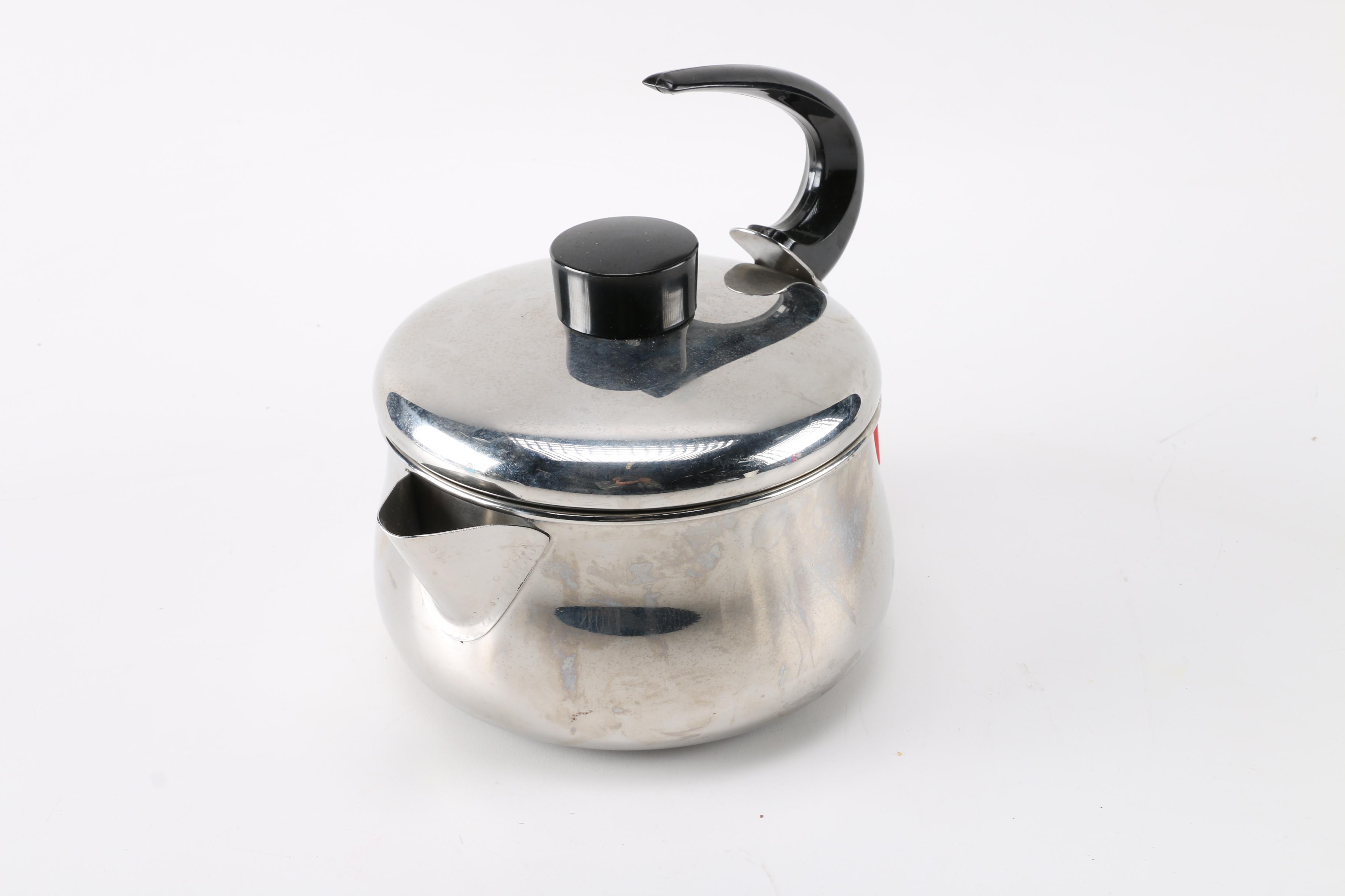 Electric Kettle and VillaWare Belgian Waffle Maker