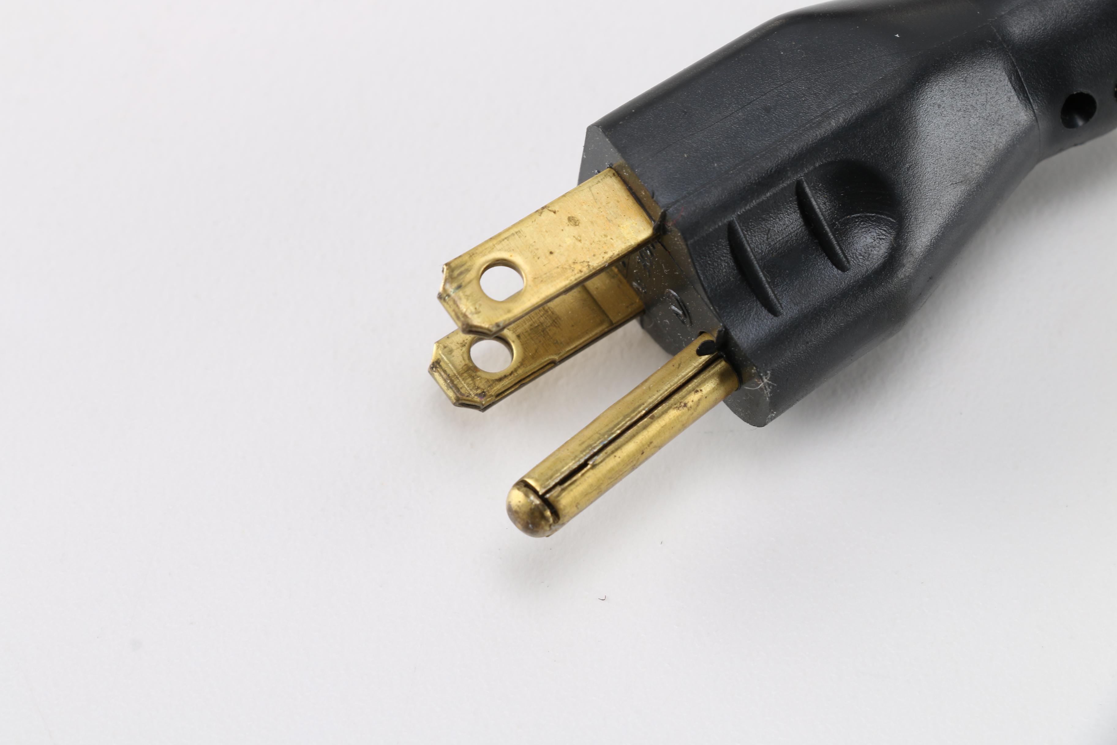 Electric Kettle and VillaWare Belgian Waffle Maker