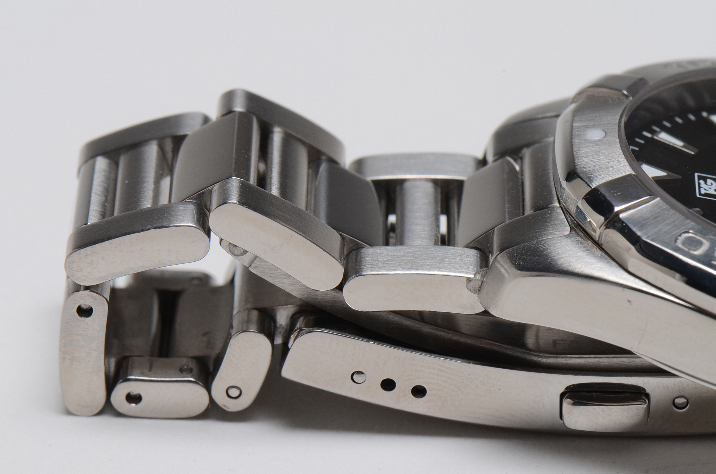 Women's Tag Heuer Aquaracer 300m Stainless Steel Mid-Size Black 32mm Quartz Watch