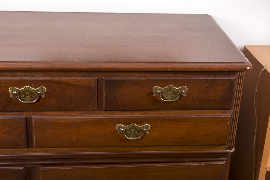 Cherry Wood Chest Of Drawers By Pennsylvania House