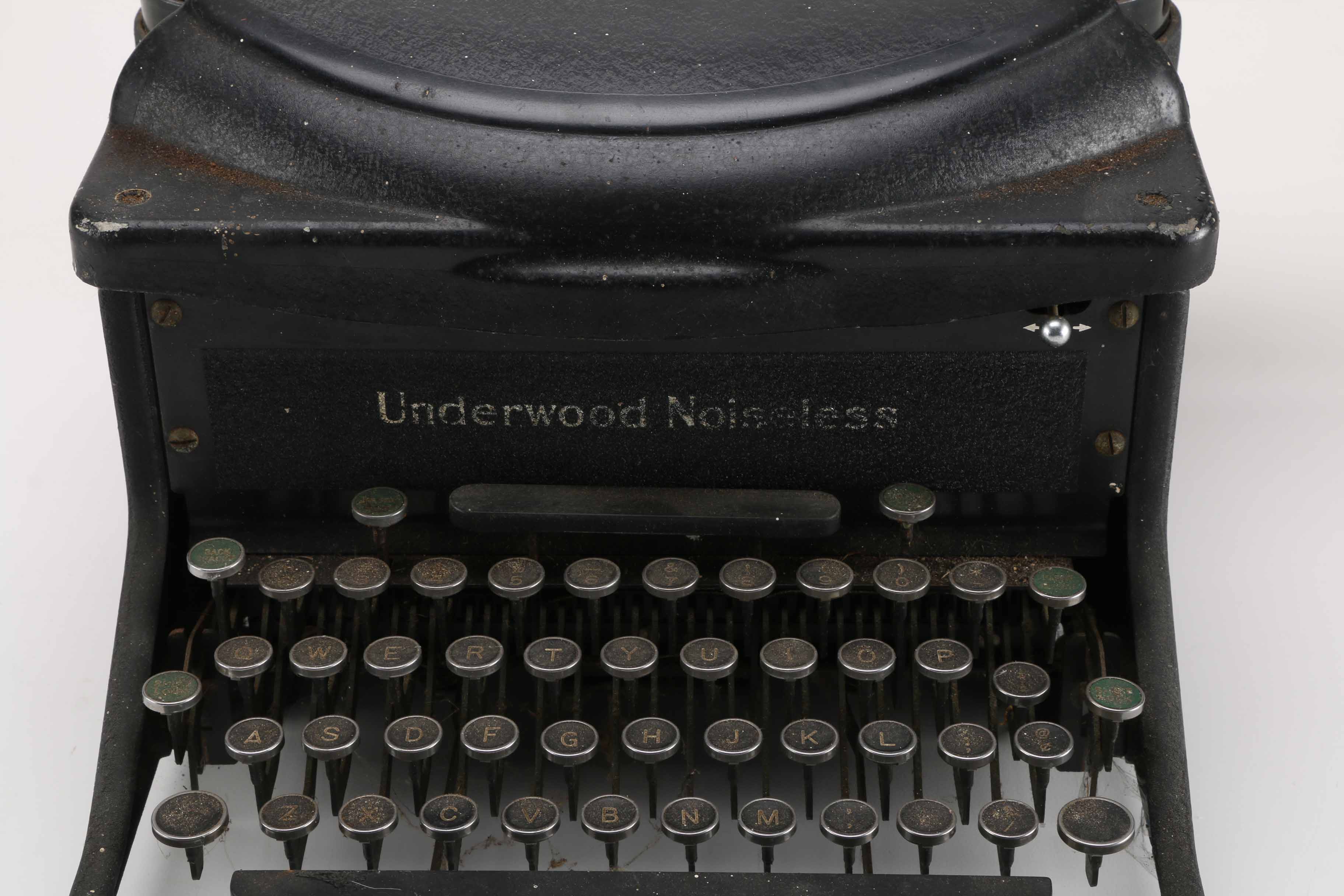 1930s Underwood Noiseless Portable Typewriter
