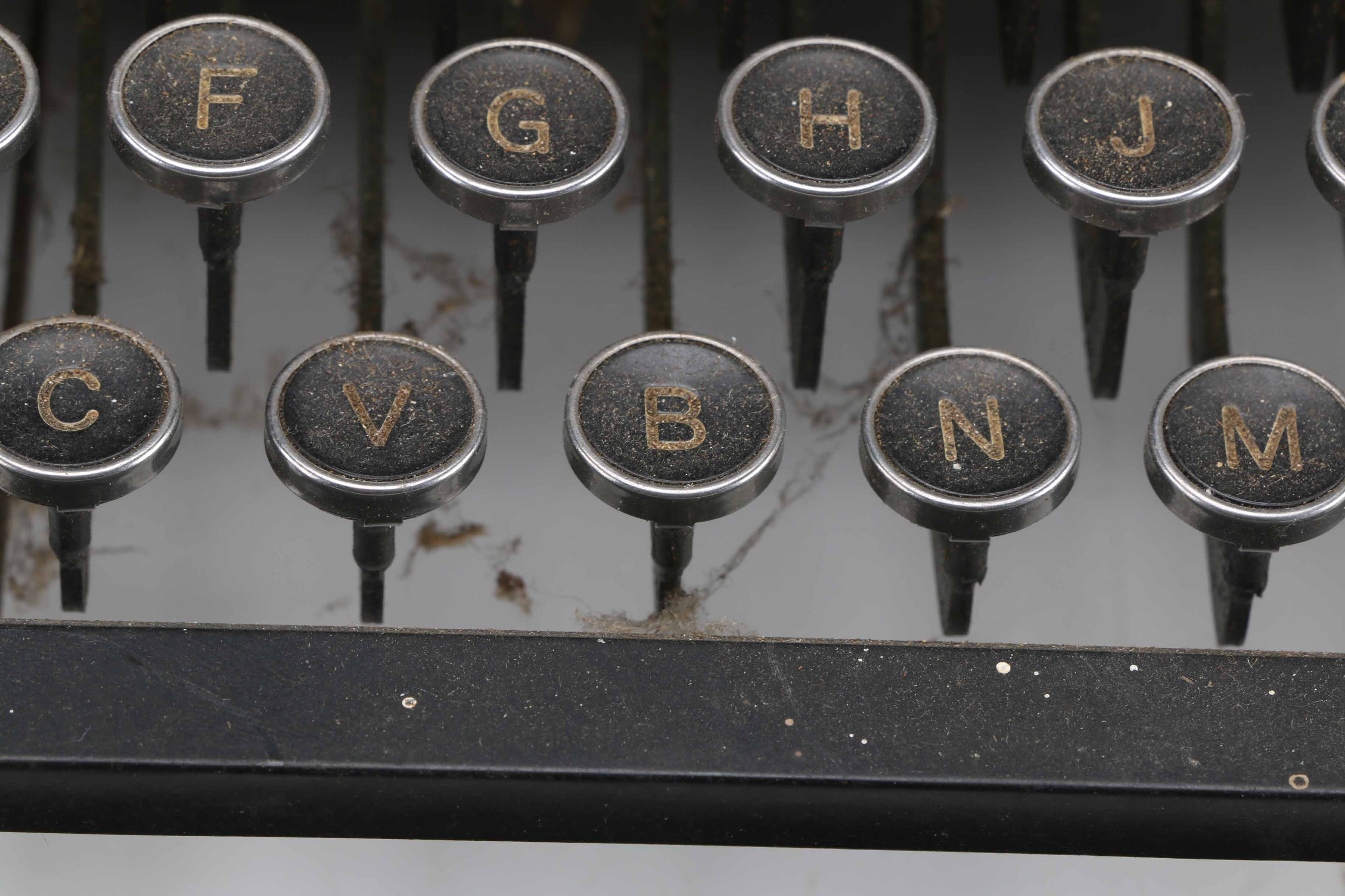 1930s Underwood Noiseless Portable Typewriter