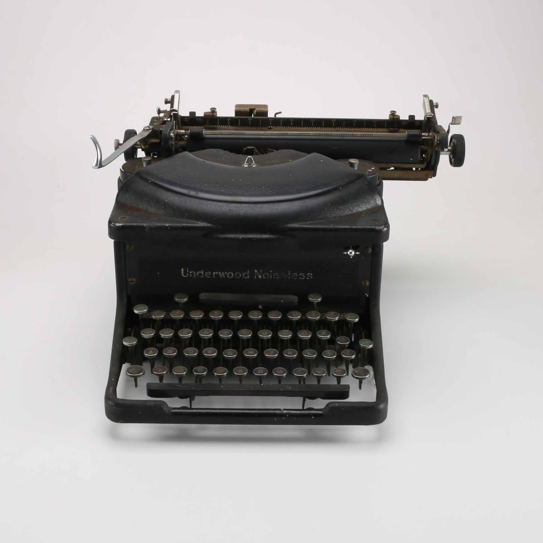 1930s Underwood Noiseless Portable Typewriter
