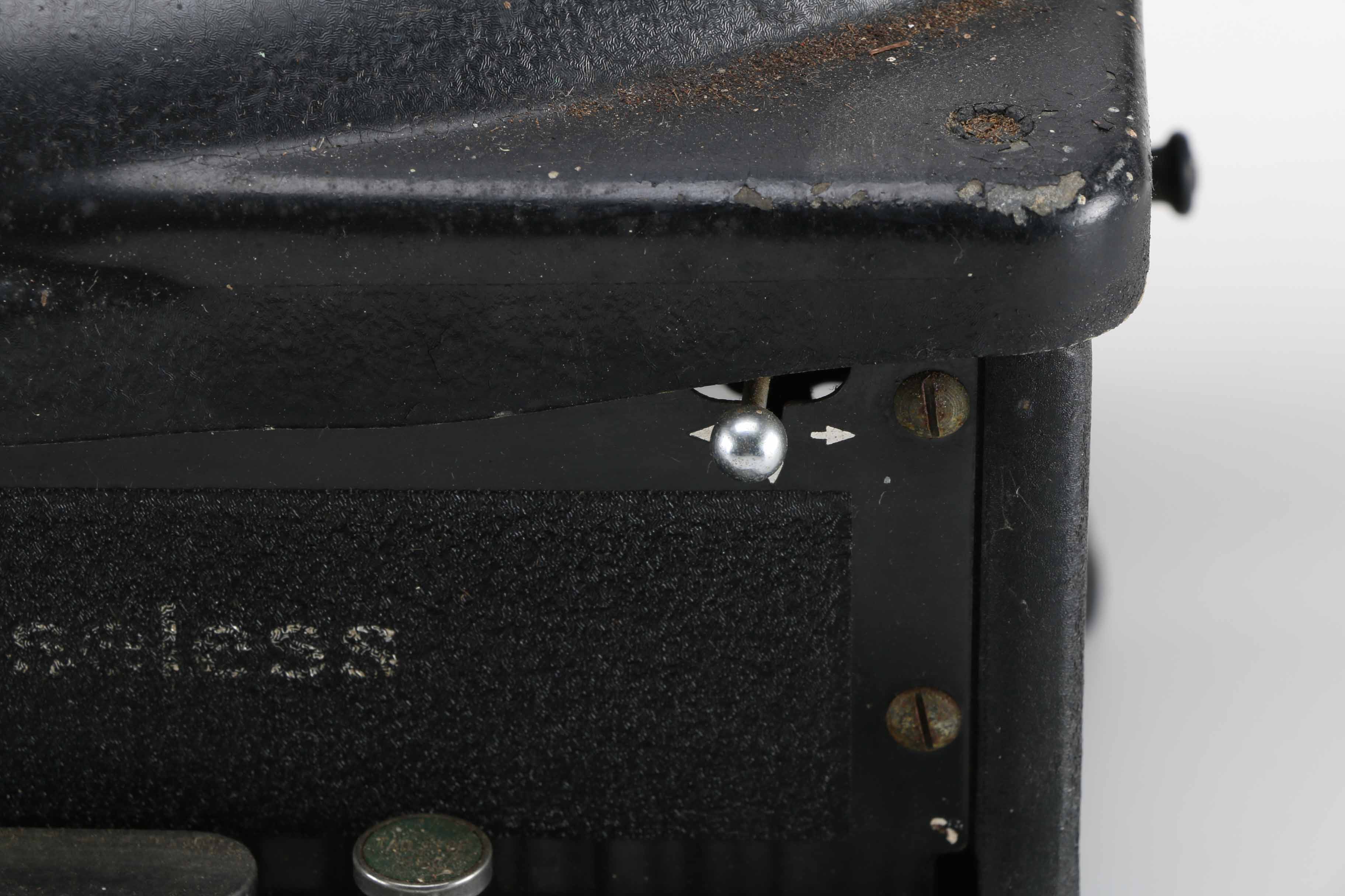 1930s Underwood Noiseless Portable Typewriter