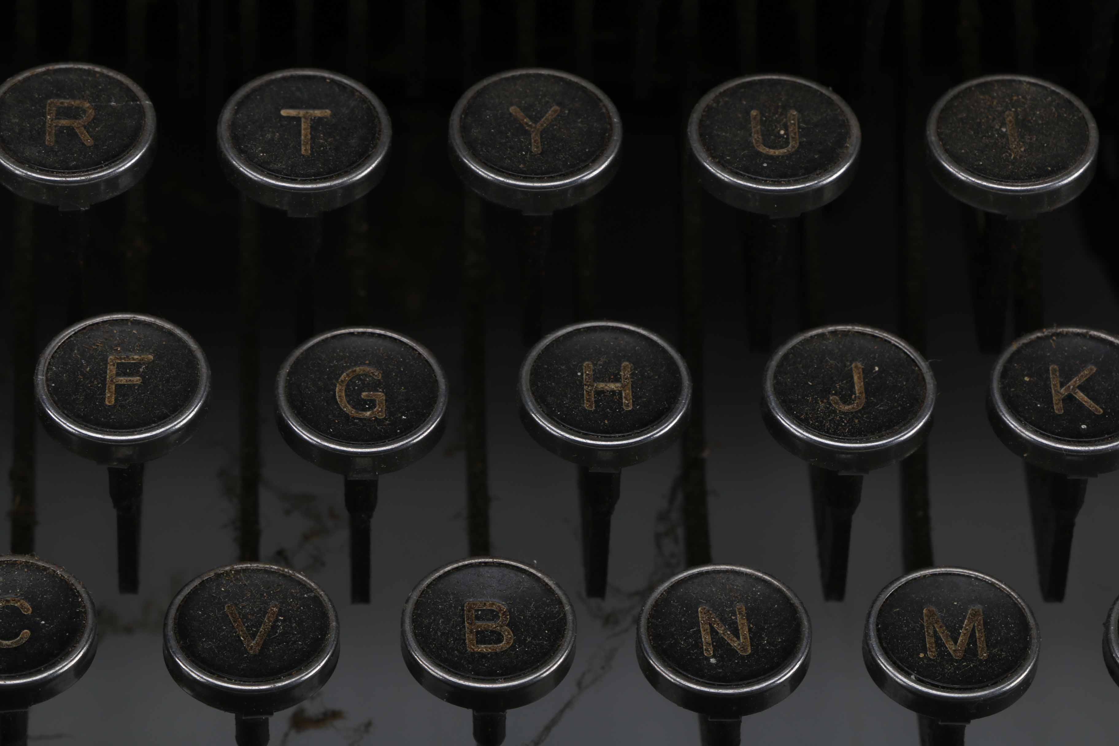 1930s Underwood Noiseless Portable Typewriter