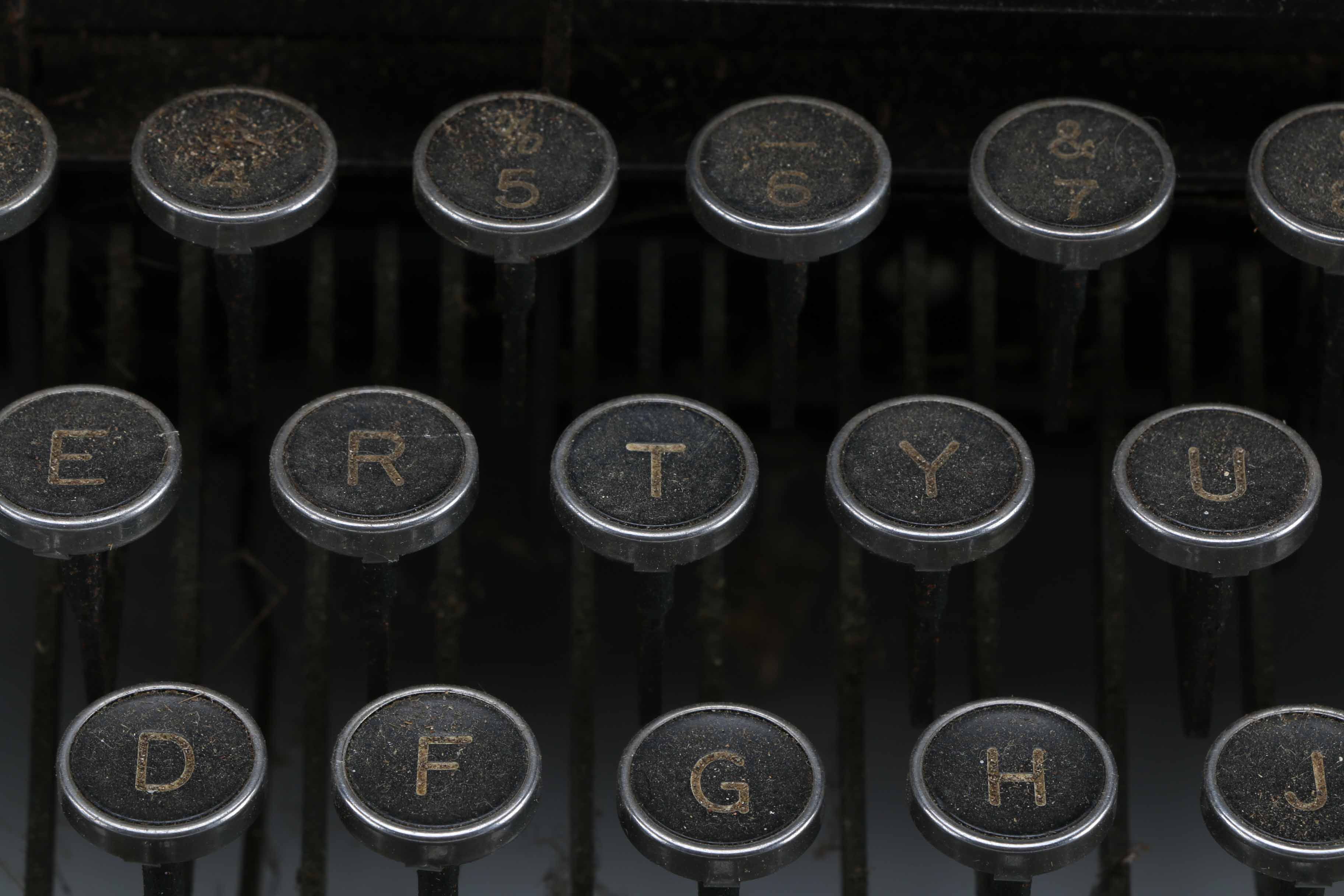 1930s Underwood Noiseless Portable Typewriter