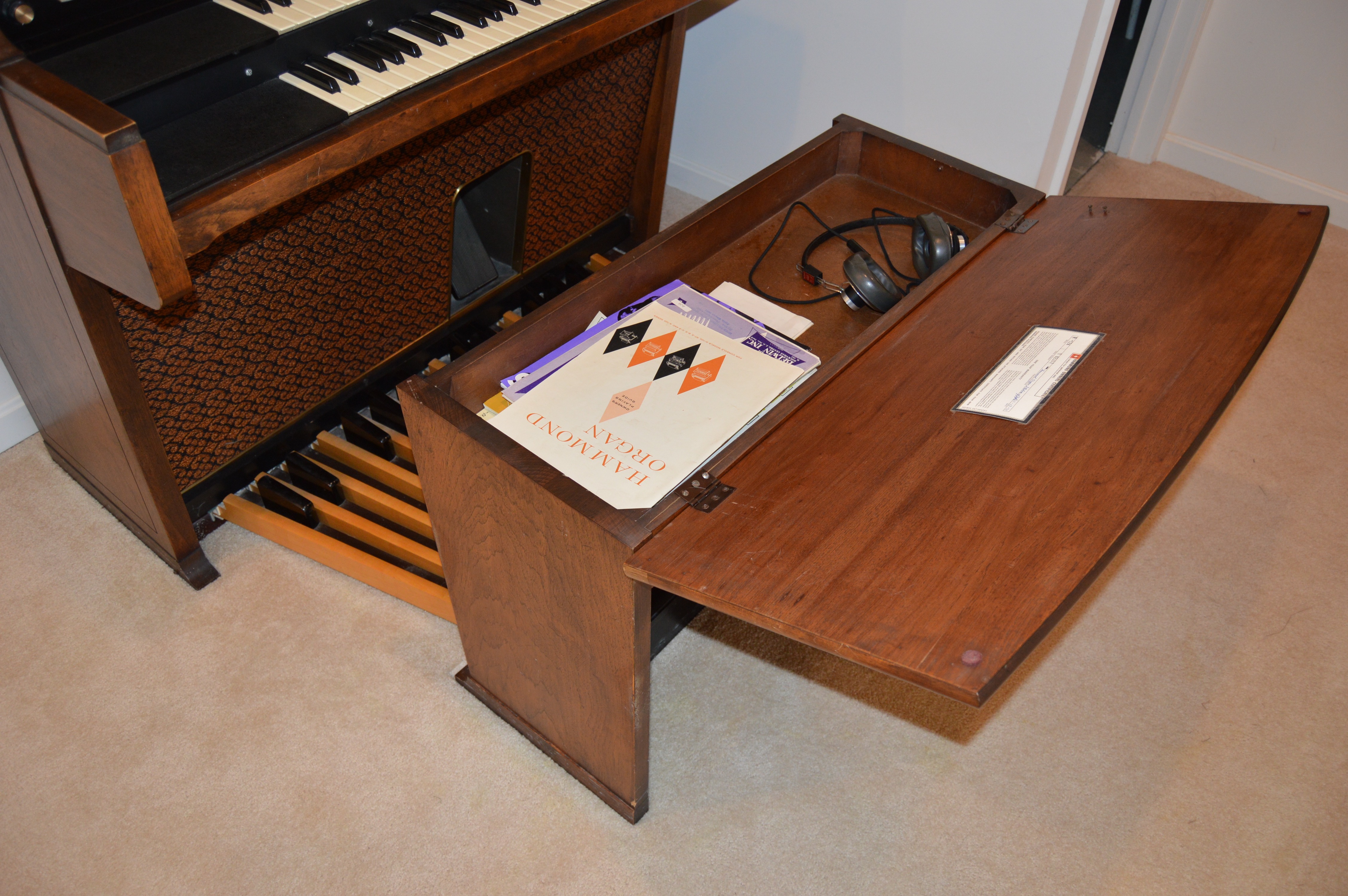Vintage Hammond Rhythm II Organ With Bench