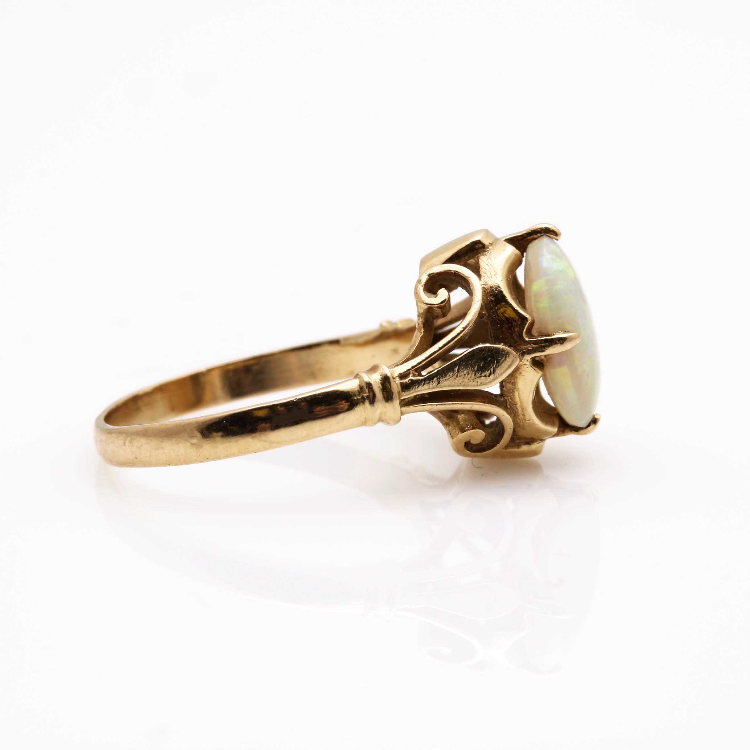18K Yellow Gold Opal Ring