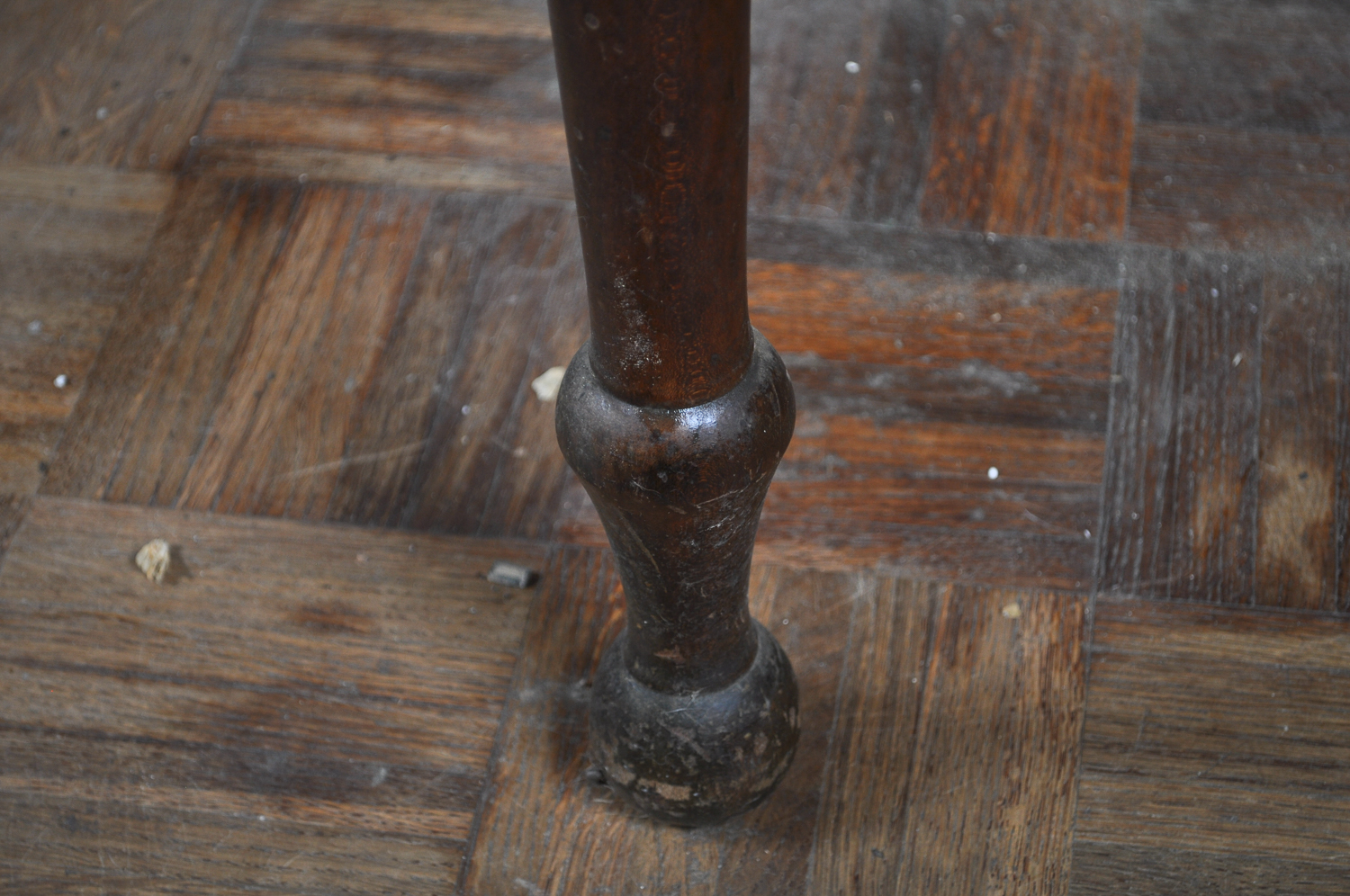 Antique Cherry Drop Leaf Dining Table