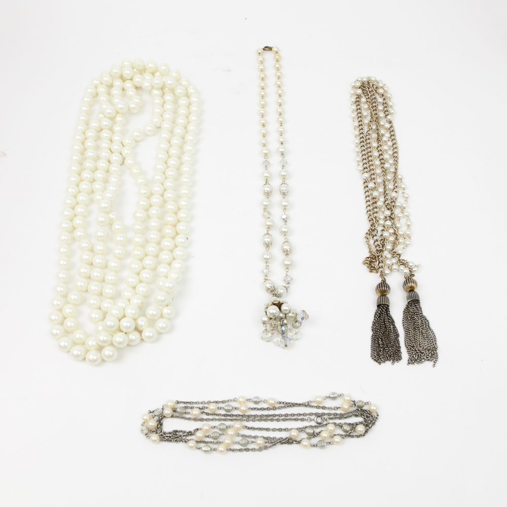 Costume Pearl Necklaces