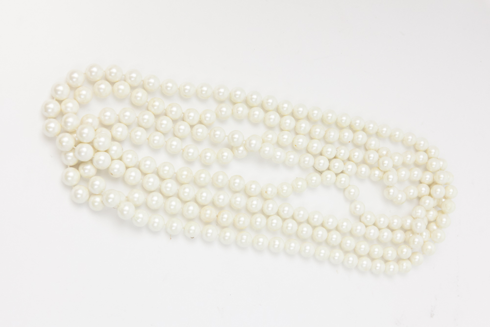 Costume Pearl Necklaces