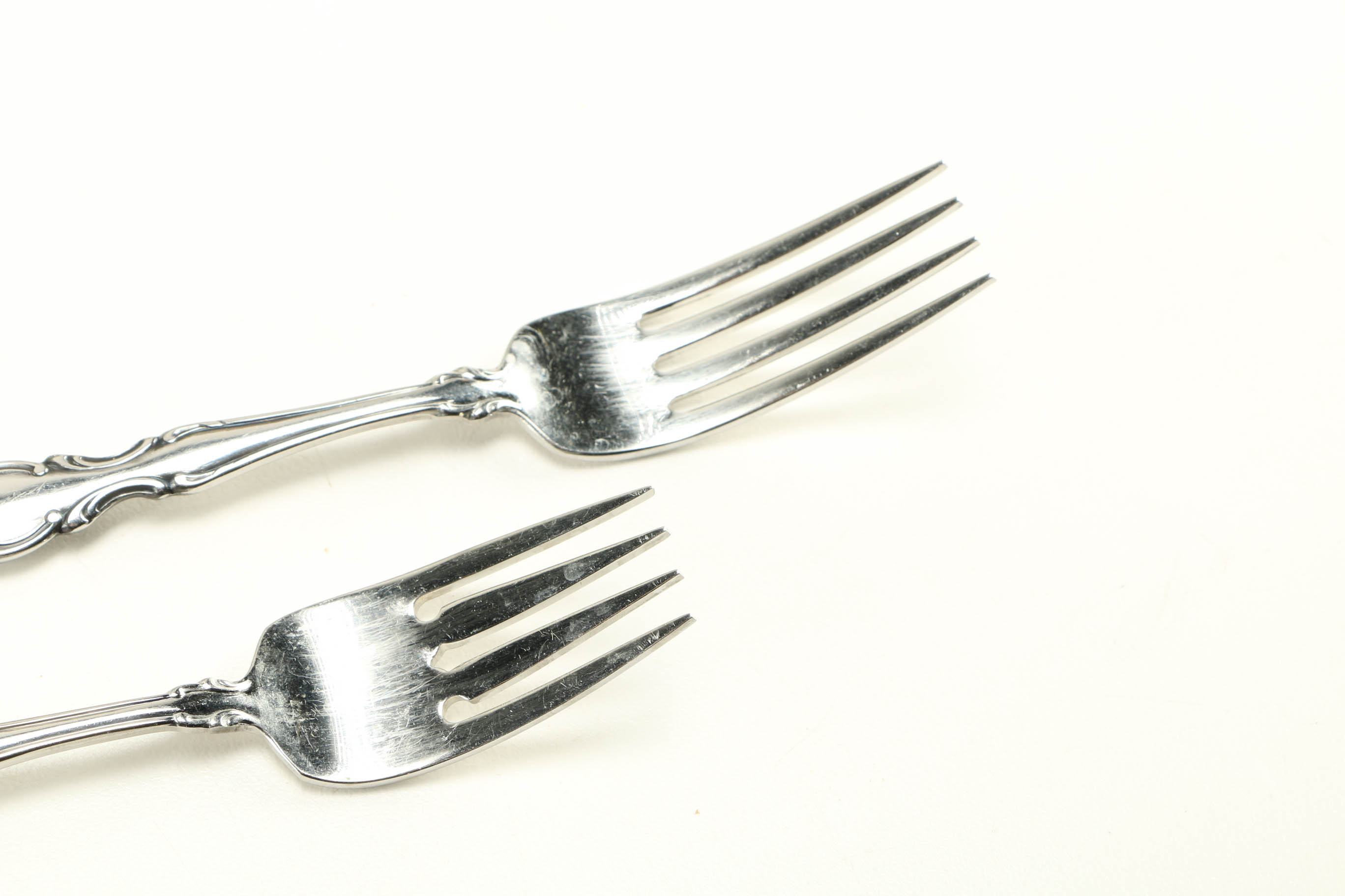 Oneida Stainless Flatware and Storage Box