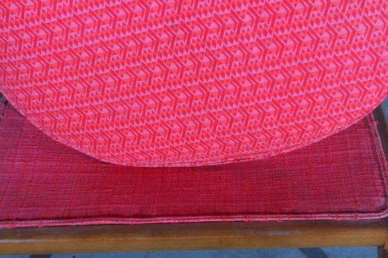 Mid Century Modern Cushioned Lounge chair