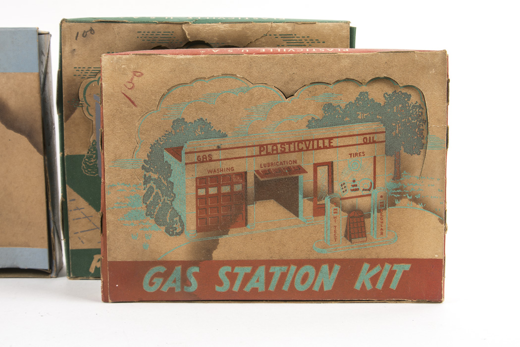 Vintage Plastic Architecture Model Kits