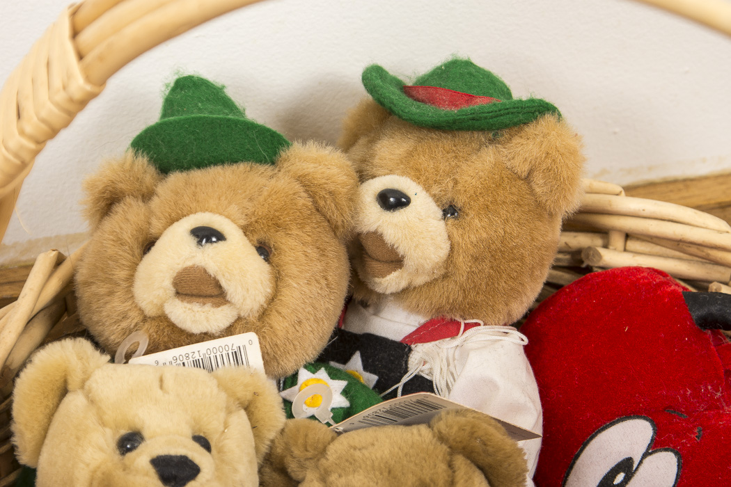 Vintage Stuffed Animals And Raggedy Anne Doll With Chair