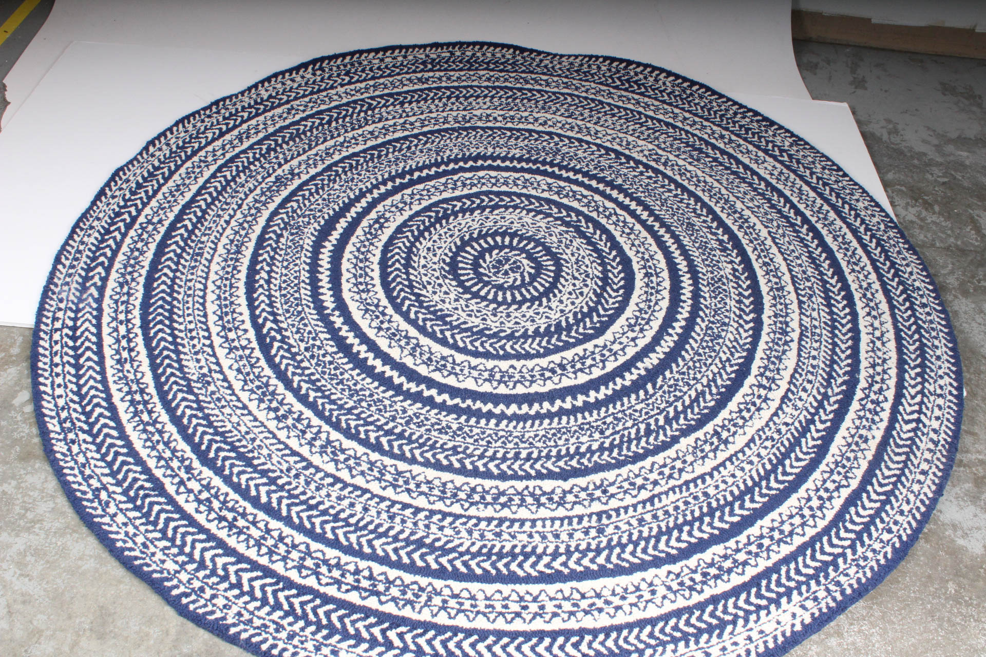 Garnet Hill Round Indigo and White Area Rug