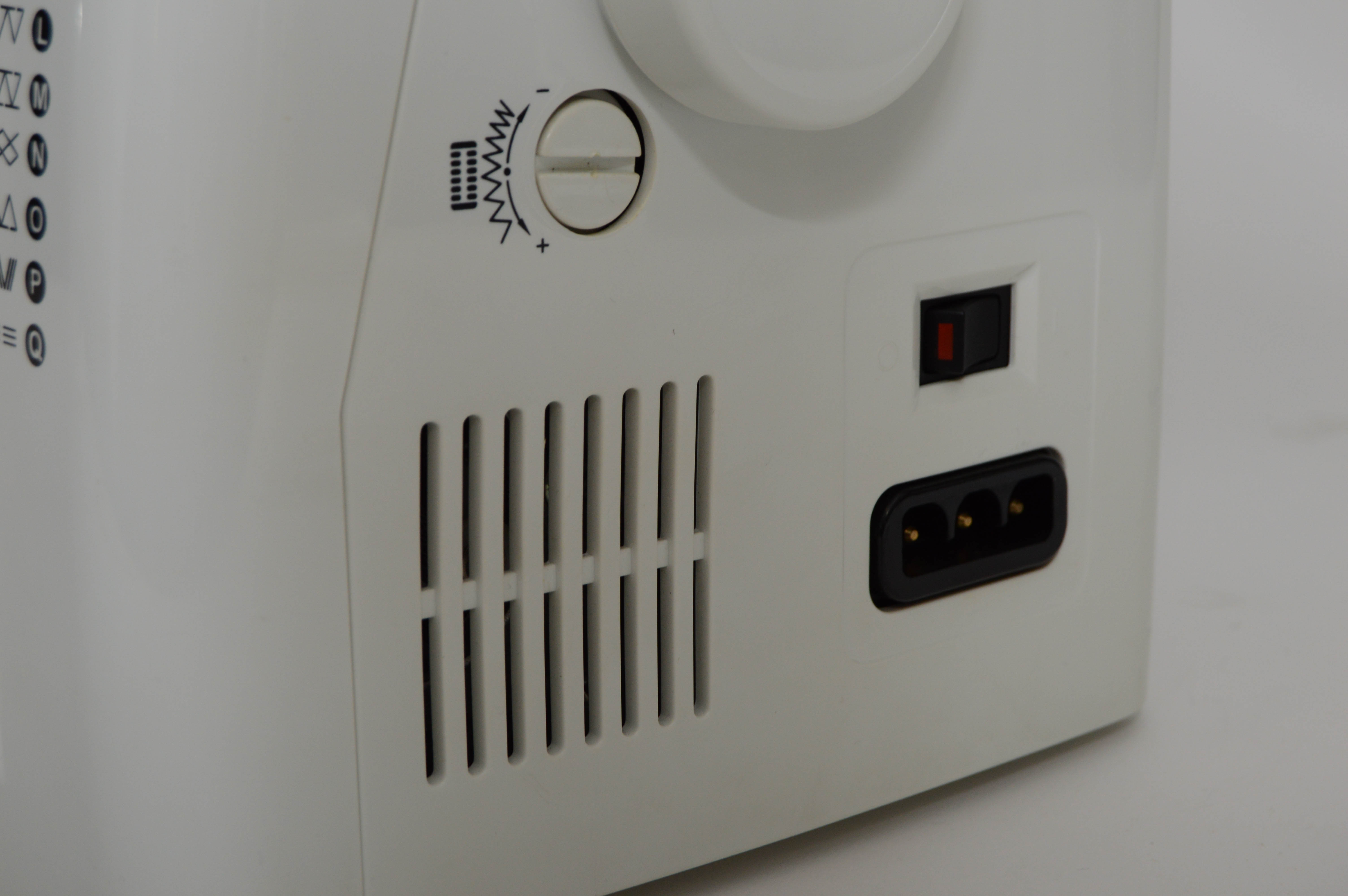 Singer Simple Sewing Machine