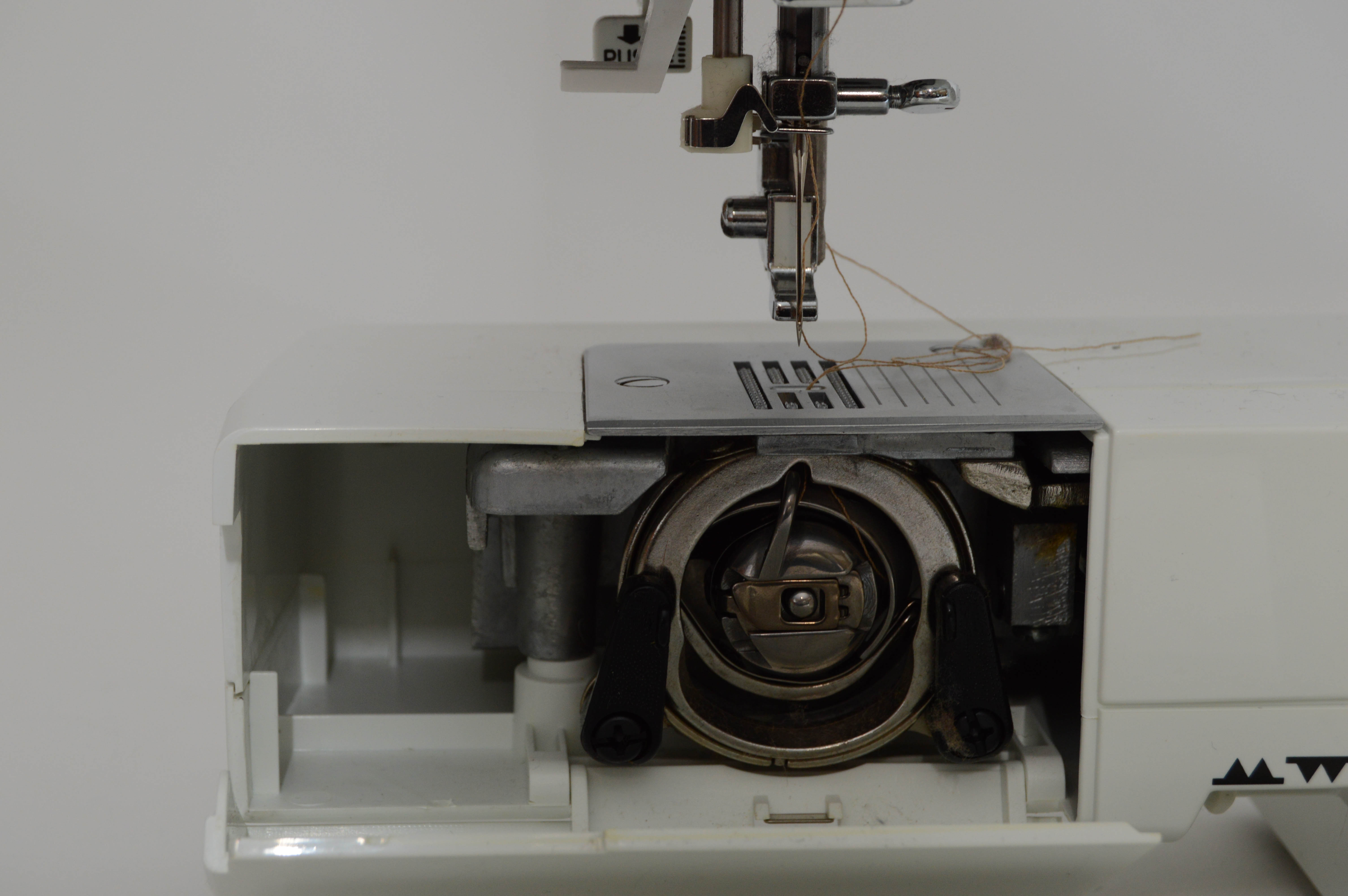 Singer Simple Sewing Machine