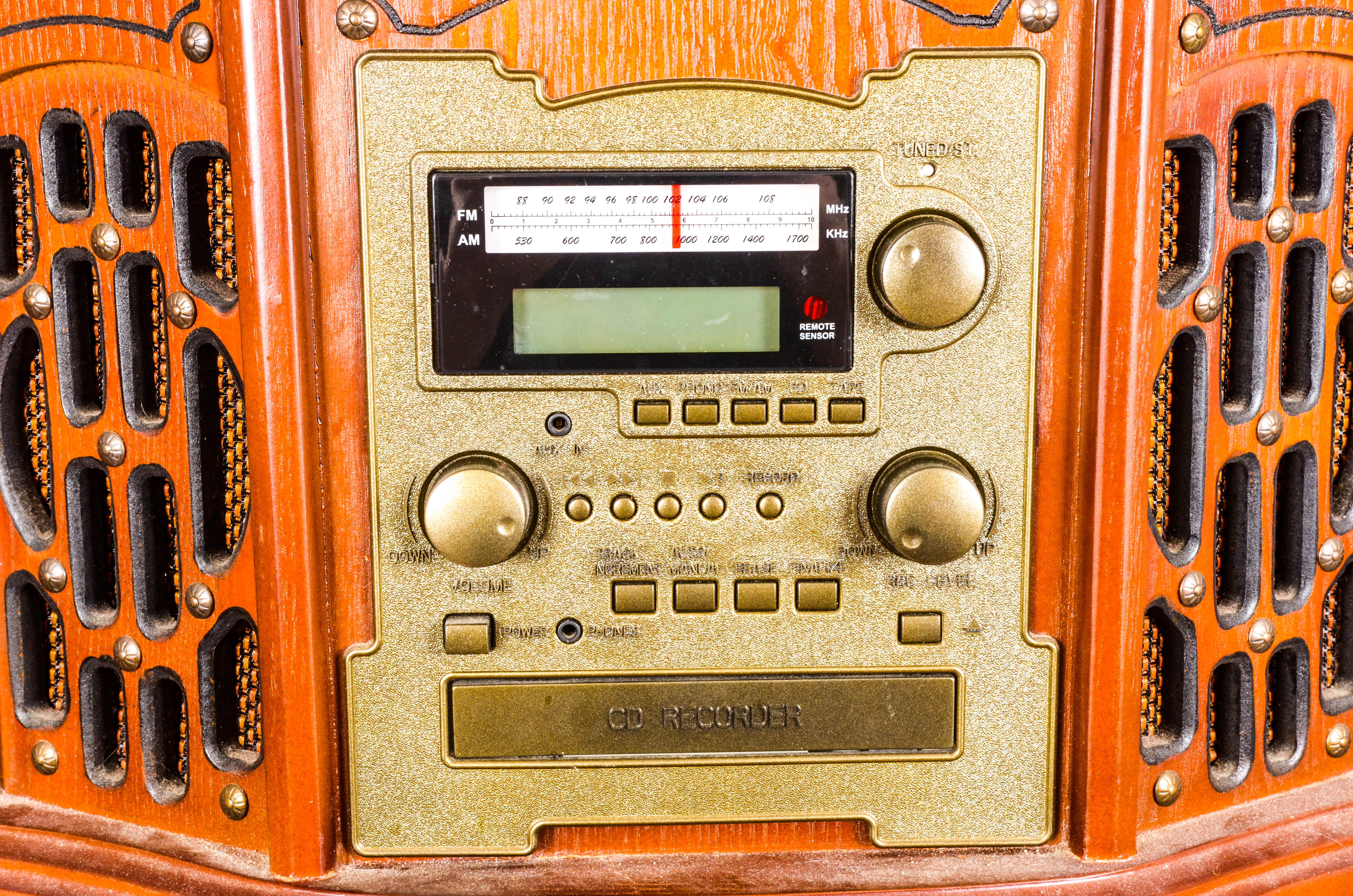 Innovative Technology Vintage Style Stereo Cabinet