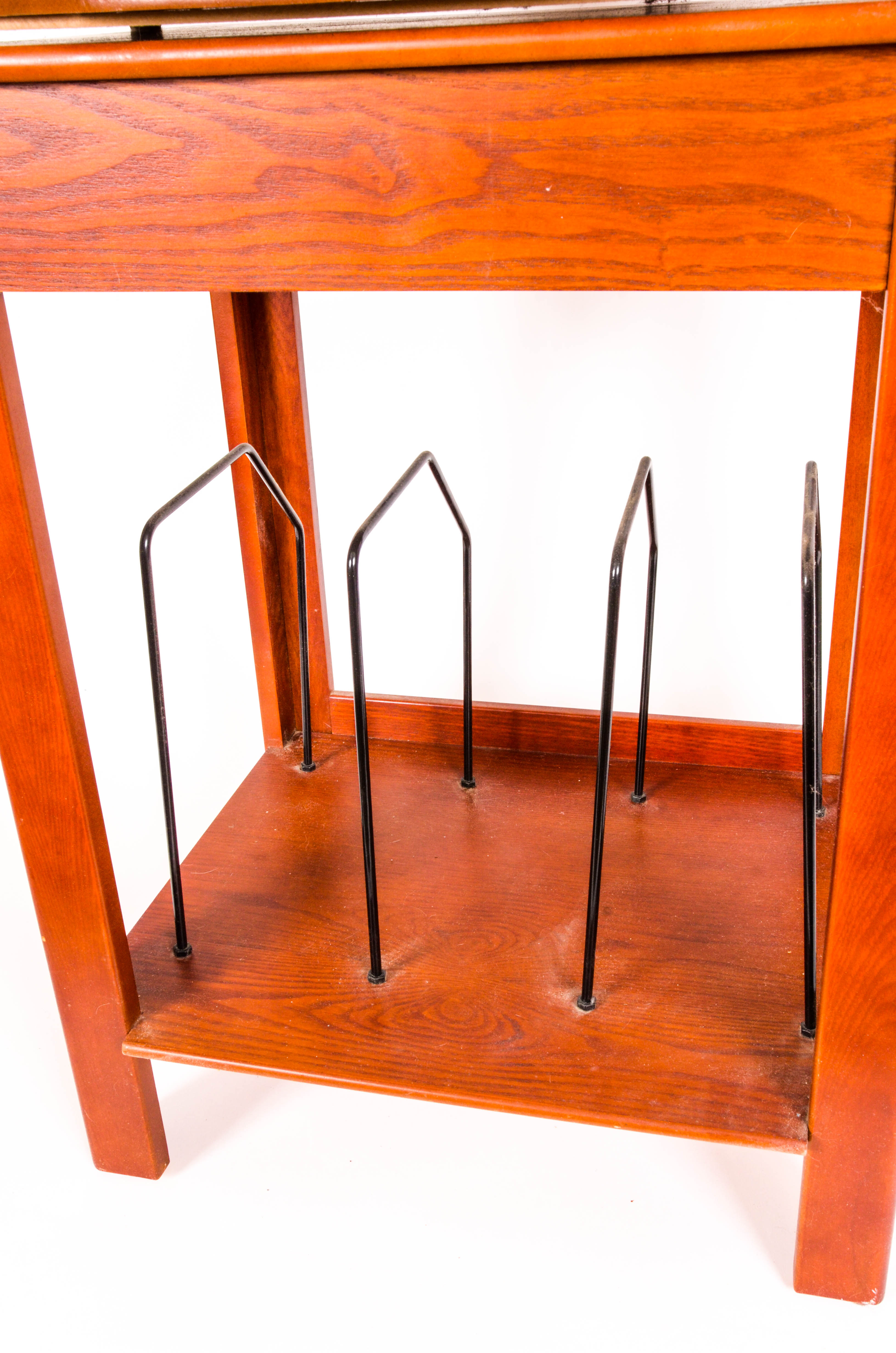 Innovative Technology Vintage Style Stereo Cabinet