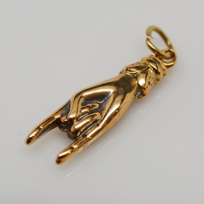 18K Yellow Gold Italian Mano Cornuto Charm/Pendant