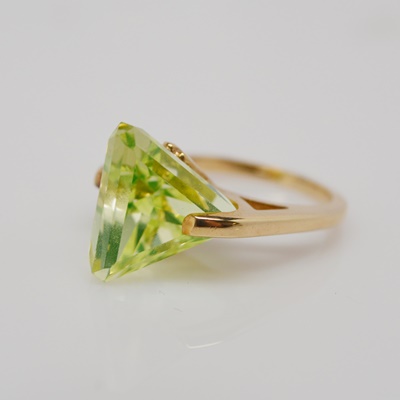 10K Yellow Gold Fantasy Cut Synthetic Spinel Ring