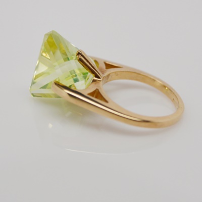 10K Yellow Gold Fantasy Cut Synthetic Spinel Ring